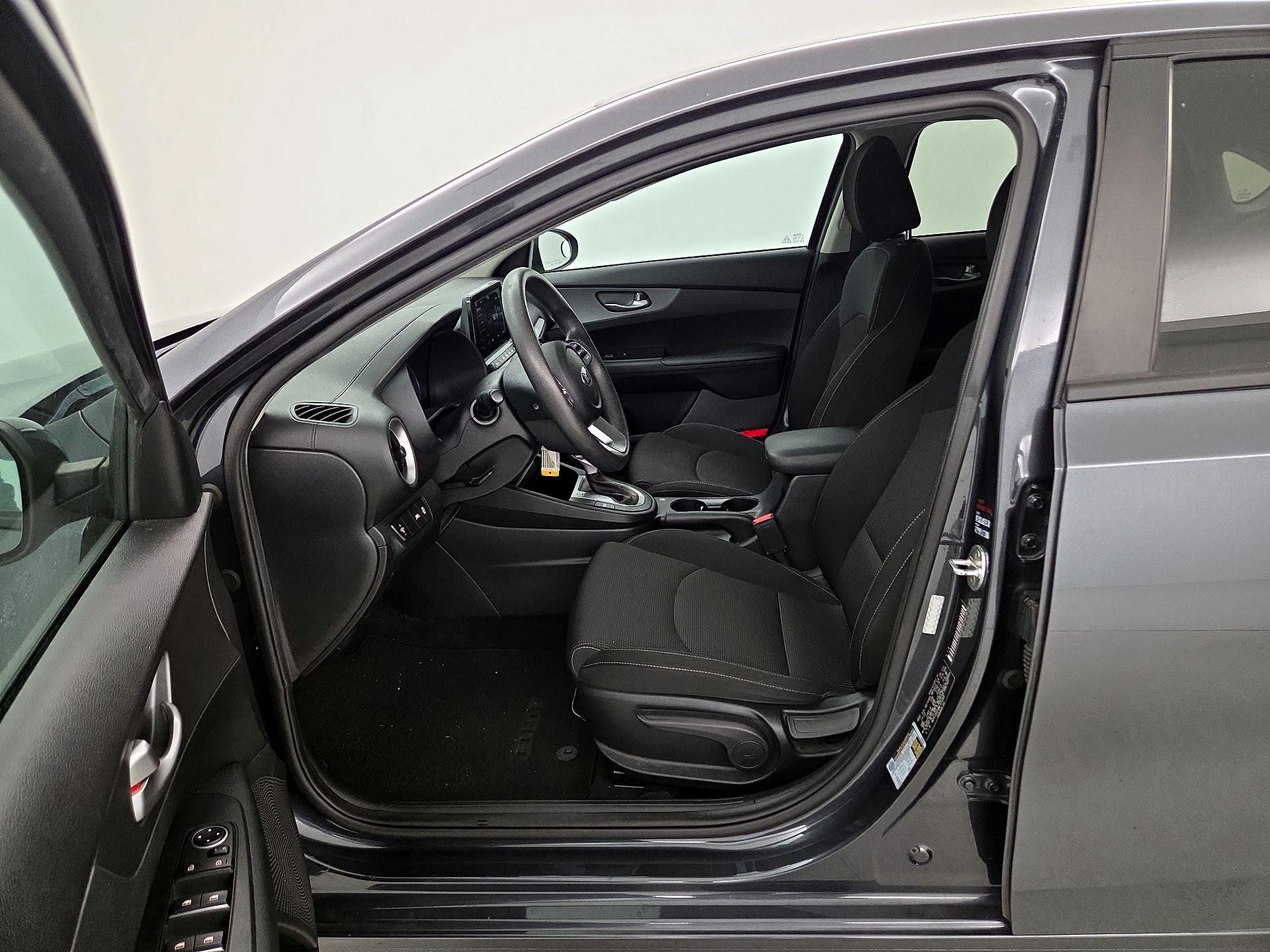 Thumbnail: 2021 Kia Forte - 11