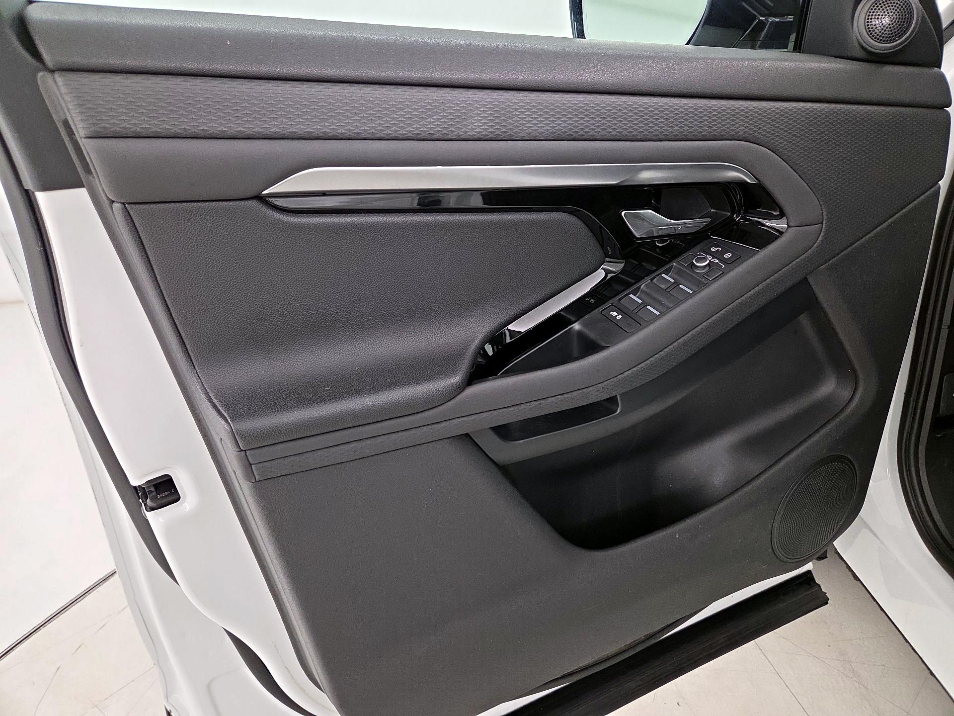 Thumbnail: 2020 Land Rover Range Rover Evoque - 12