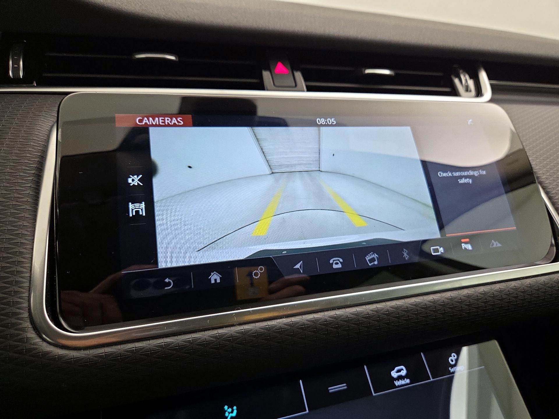 Thumbnail: 2020 Land Rover Range Rover Evoque - 15