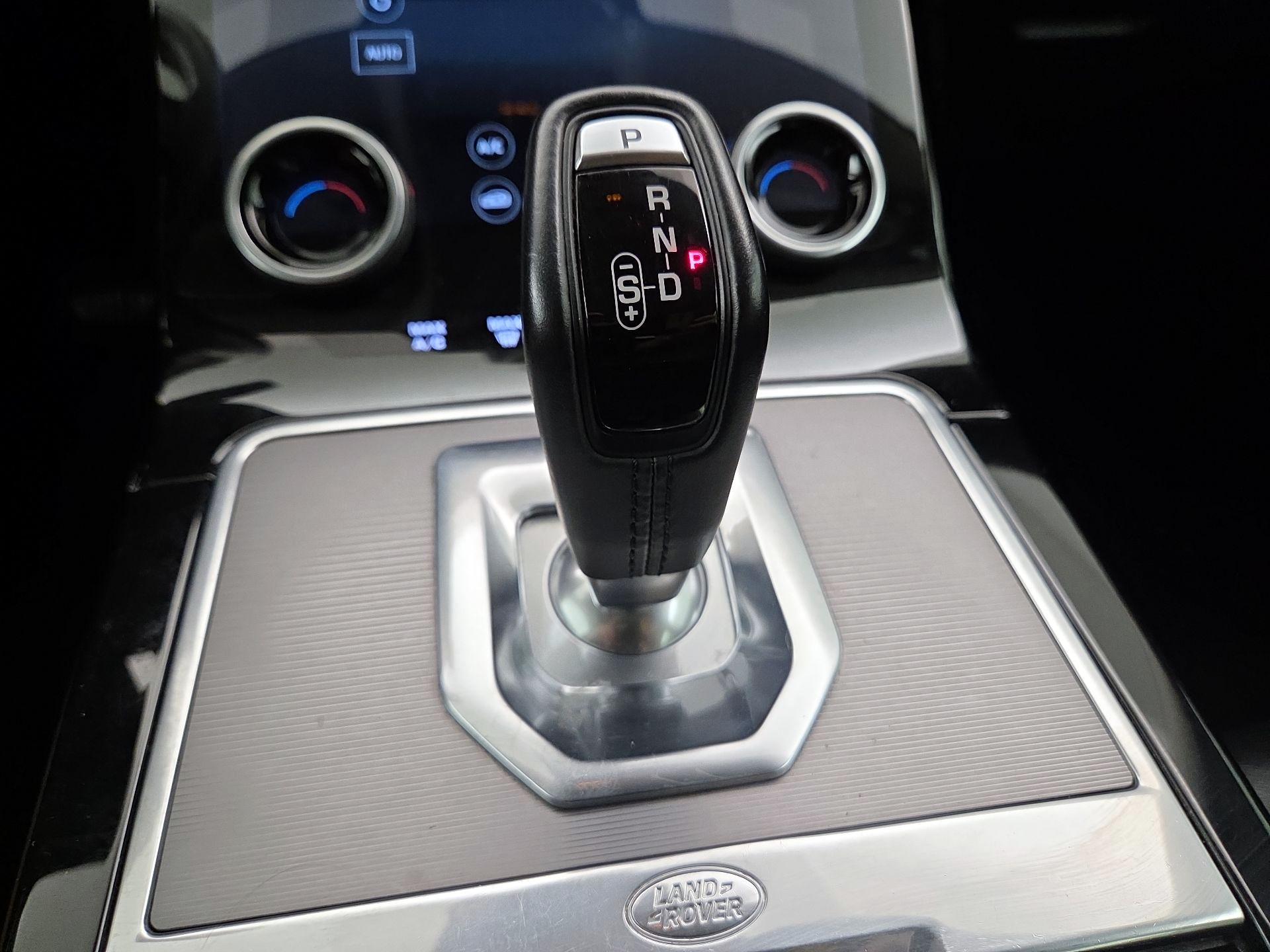 Thumbnail: 2020 Land Rover Range Rover Evoque - 18