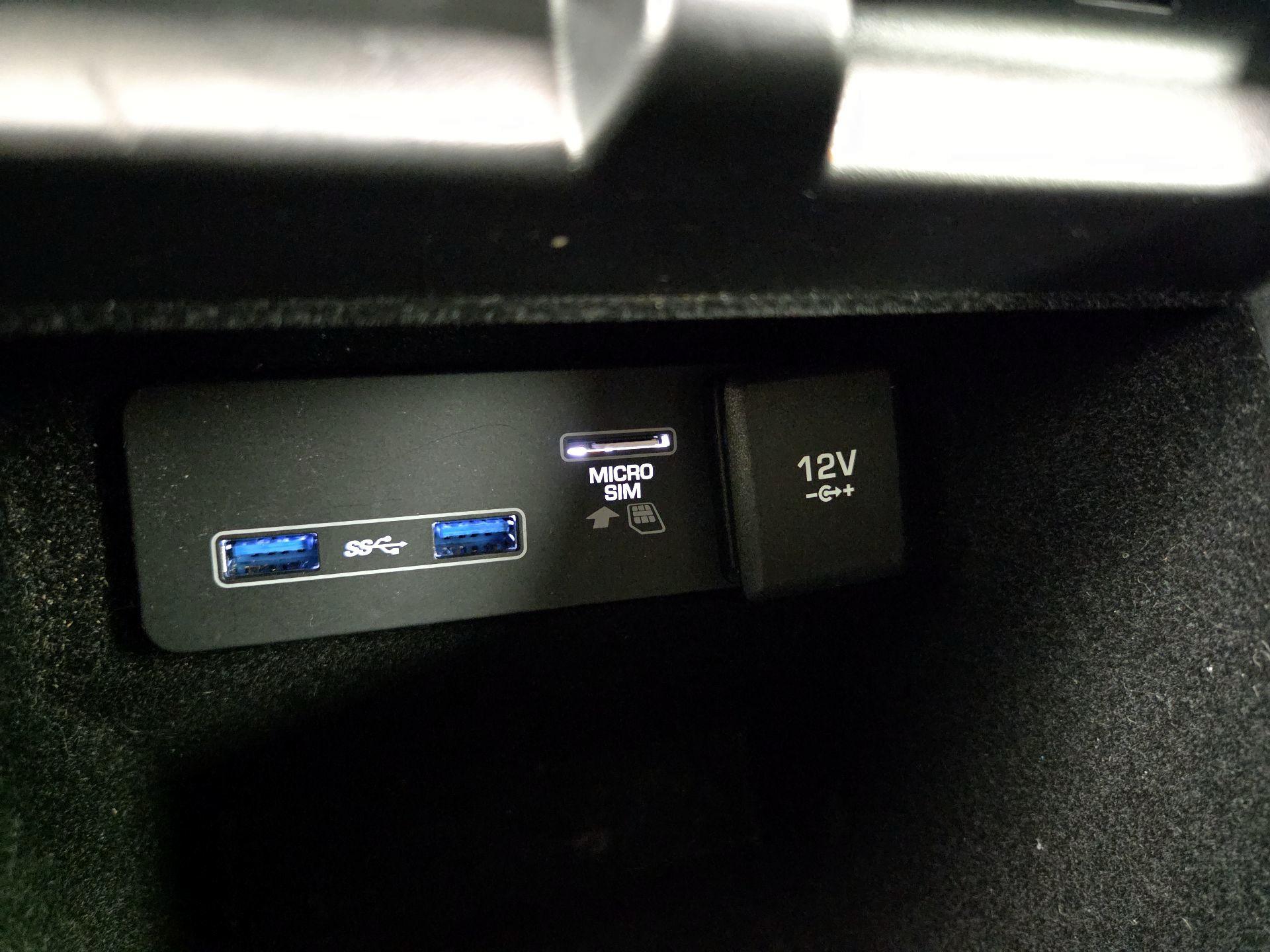 Thumbnail: 2020 Land Rover Range Rover Evoque - 19