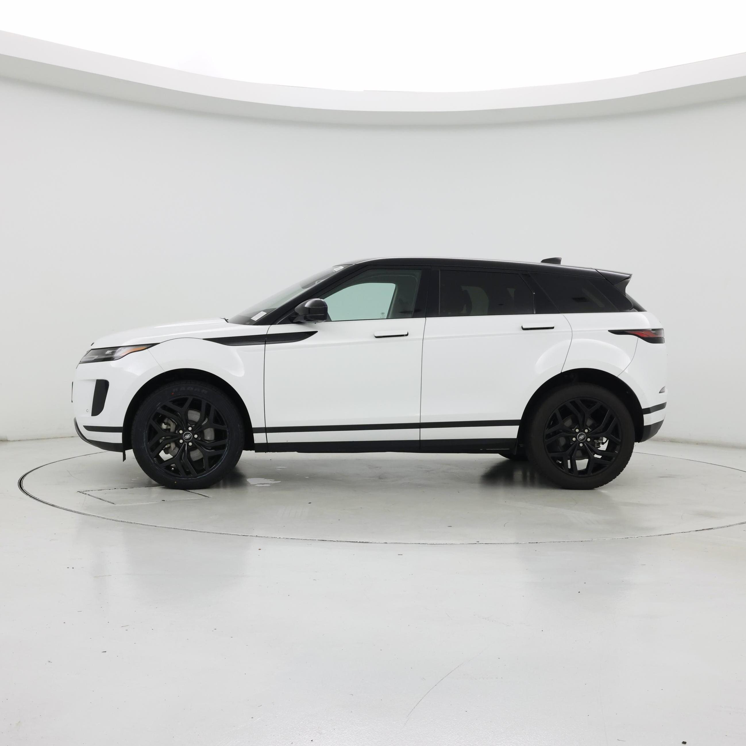 Thumbnail: 2020 Land Rover Range Rover Evoque - 3