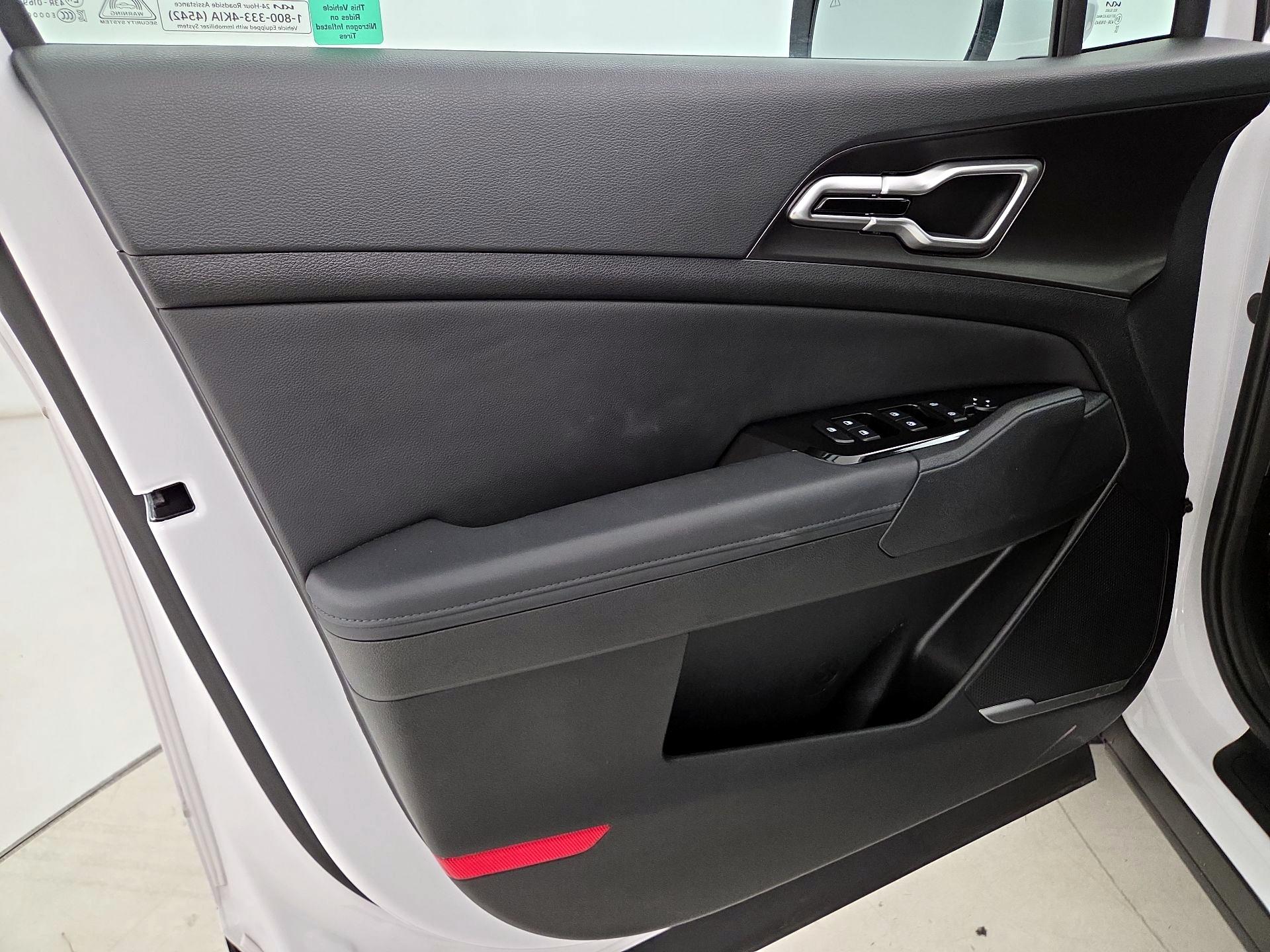 Thumbnail: 2025 Kia Sportage - 12