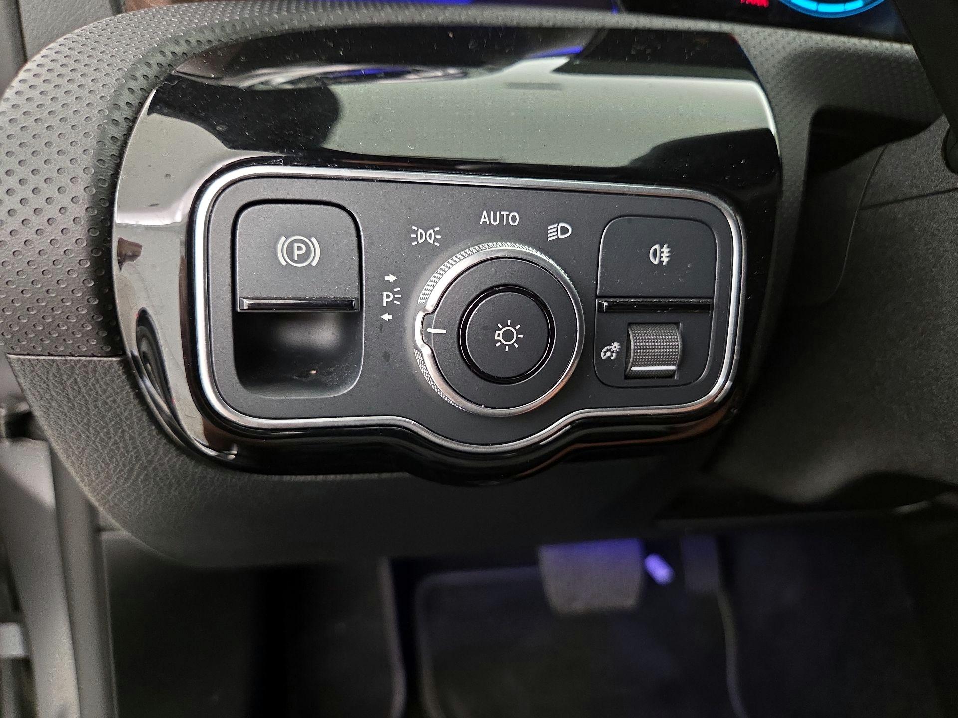 Thumbnail: 2022 Mercedes-Benz CLA - 13