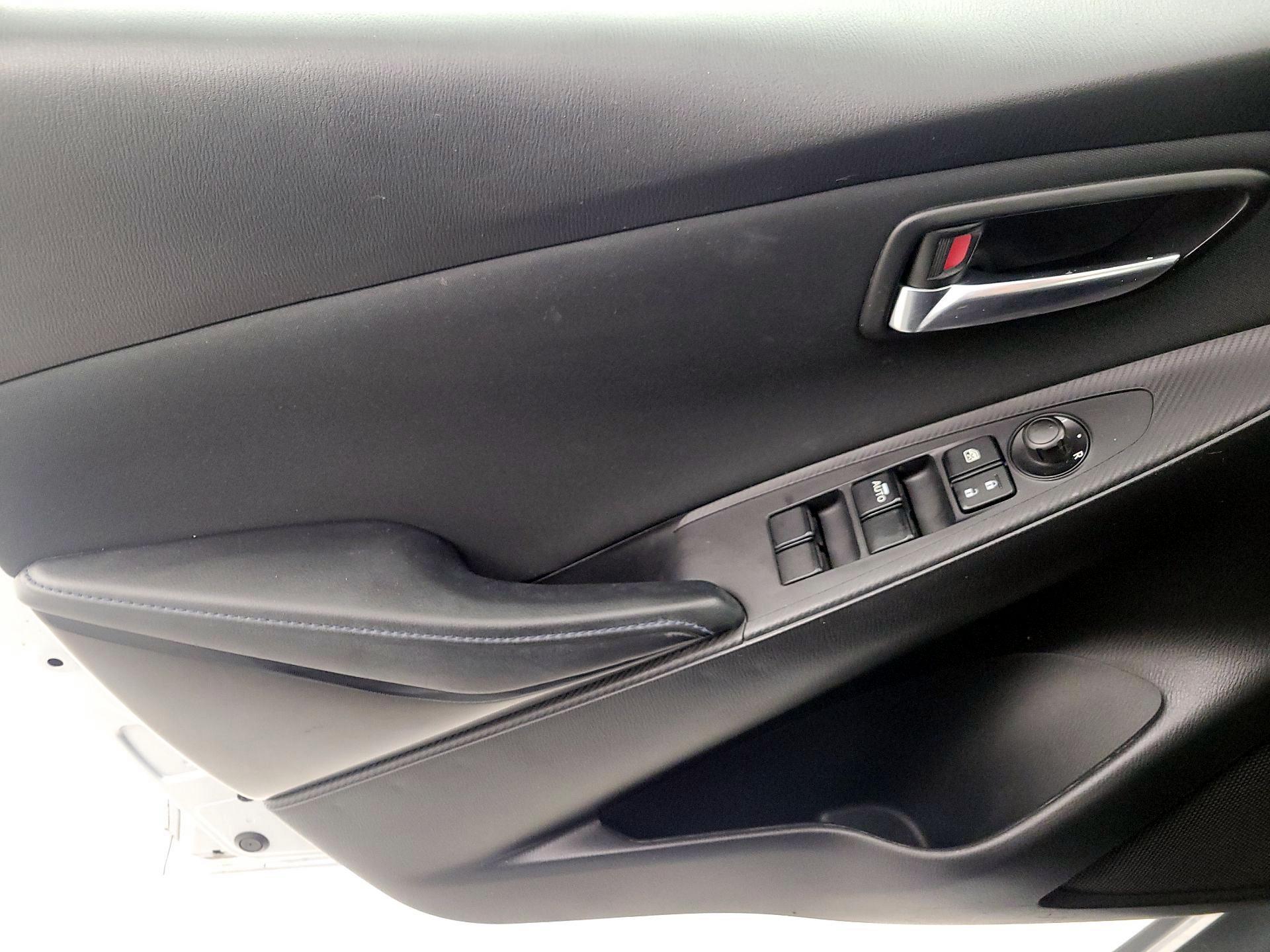 Thumbnail: 2018 Toyota Yaris iA - 12