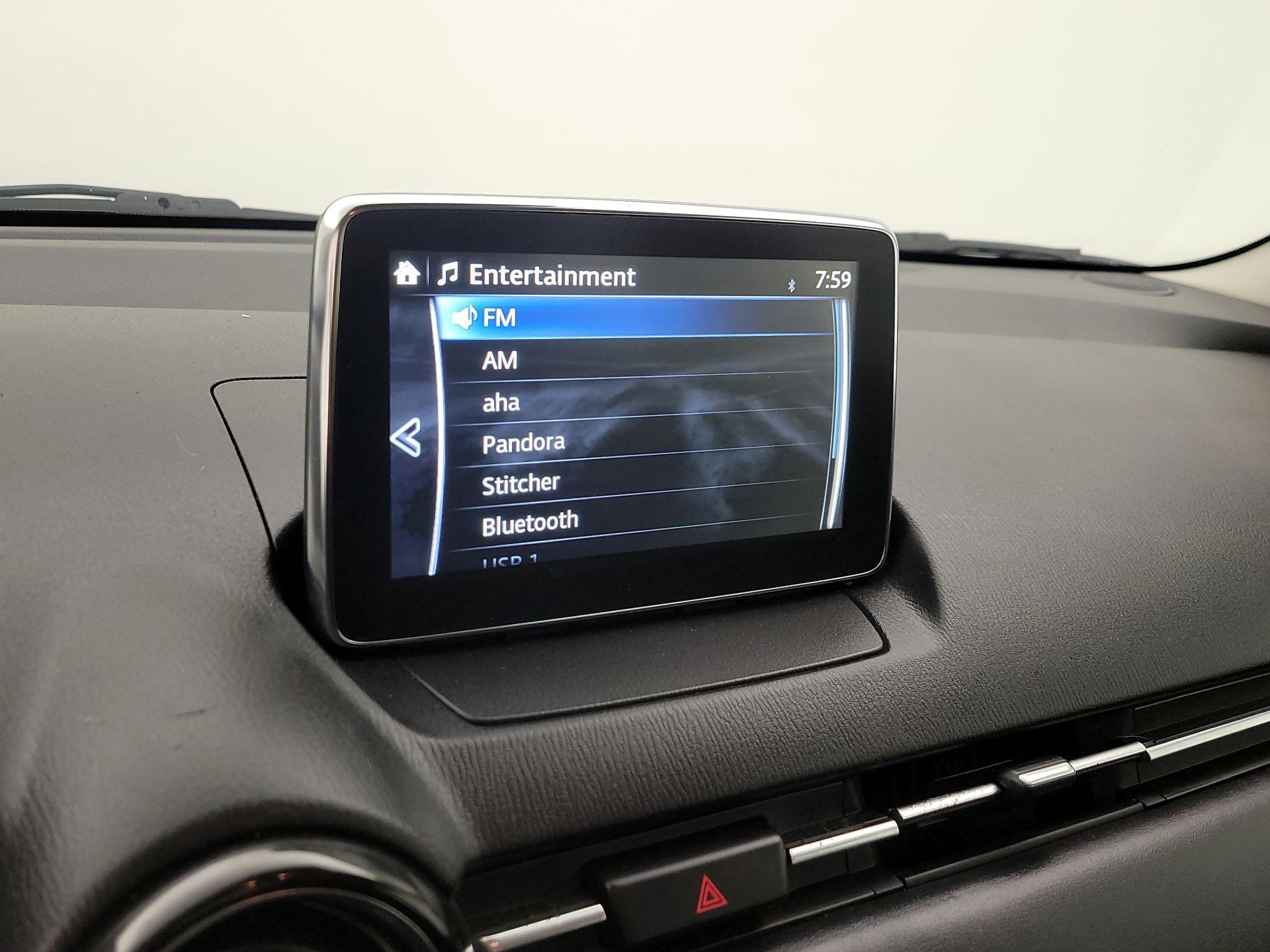 Thumbnail: 2018 Toyota Yaris iA - 16