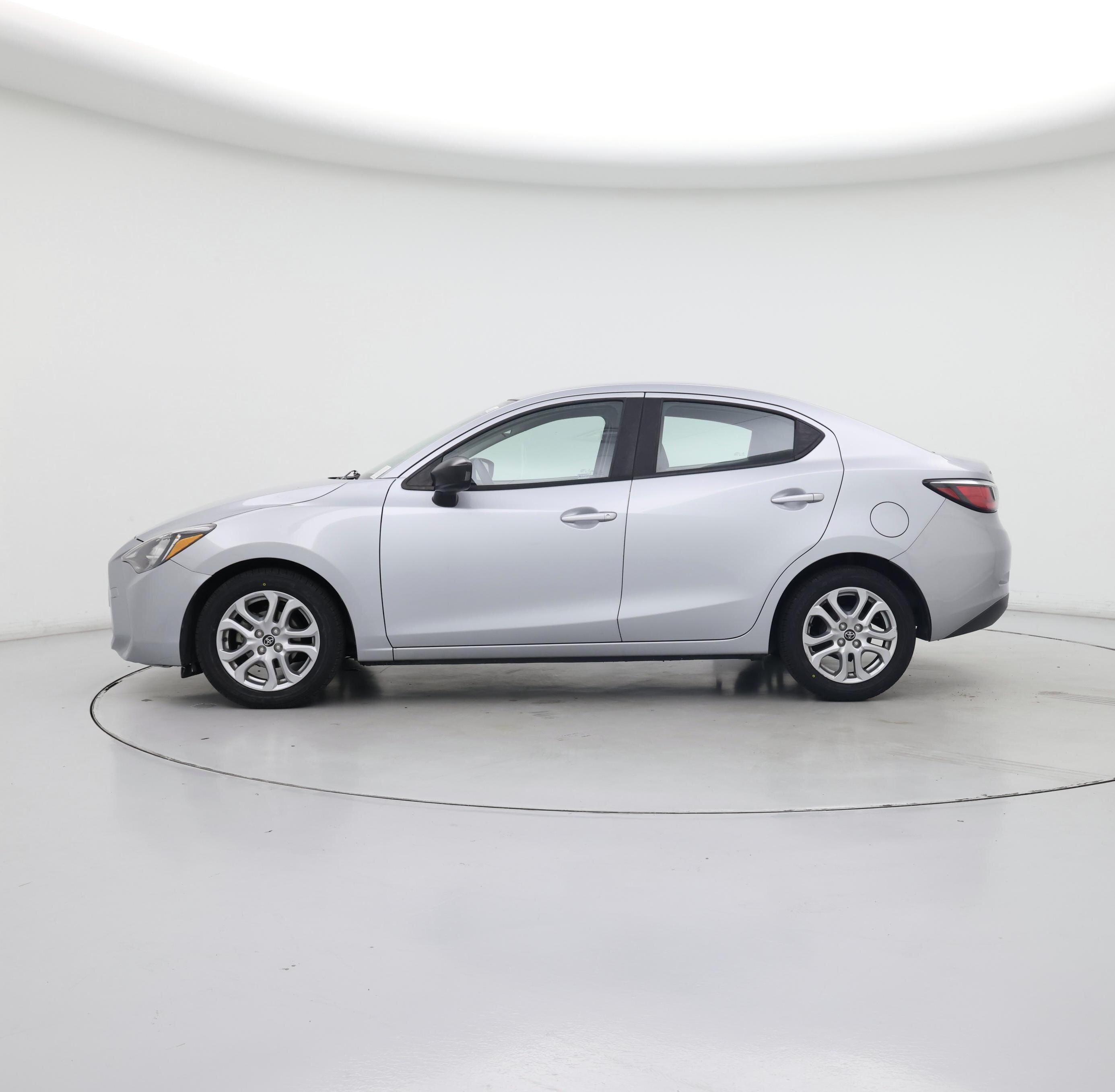 Thumbnail: 2018 Toyota Yaris iA - 3