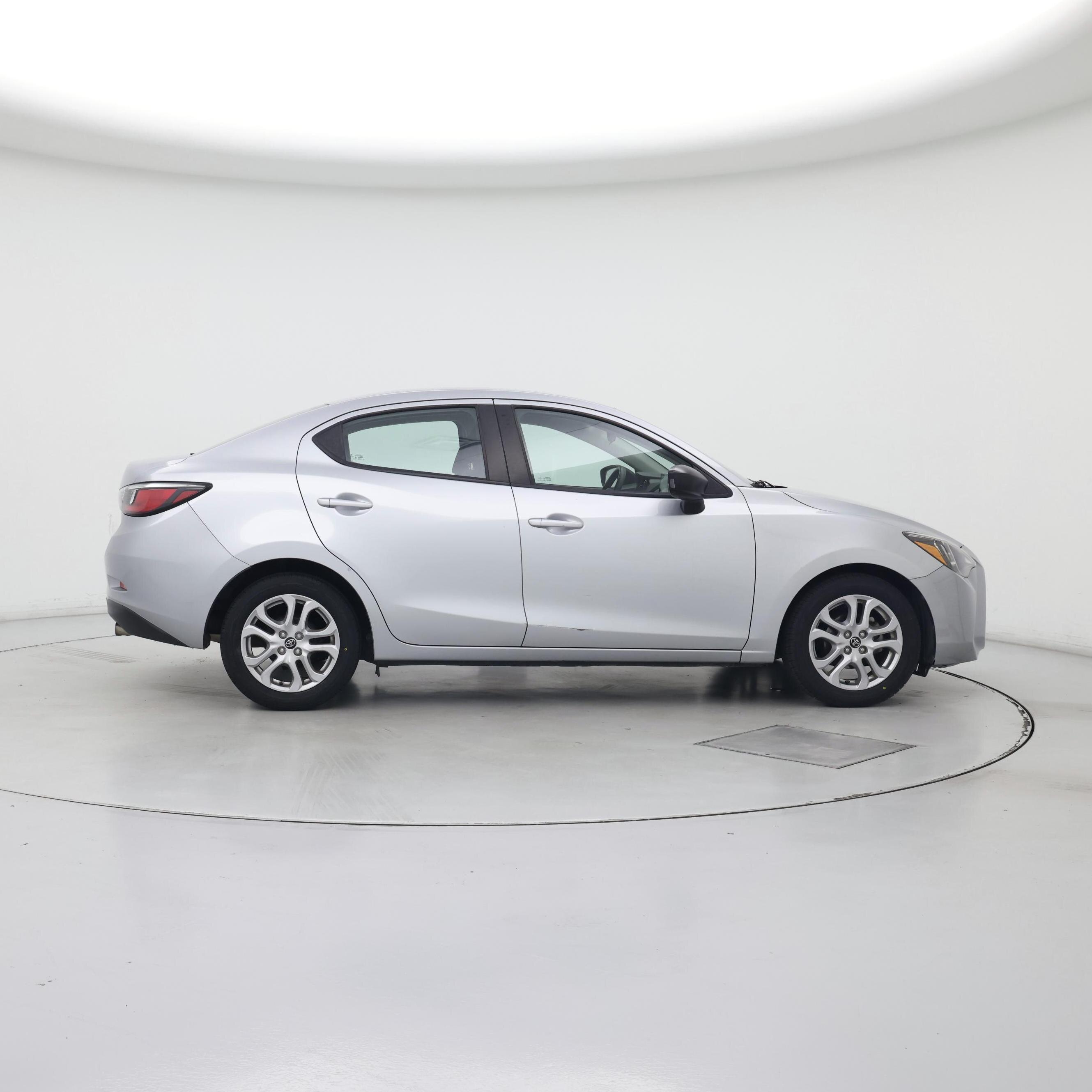 Thumbnail: 2018 Toyota Yaris iA - 7