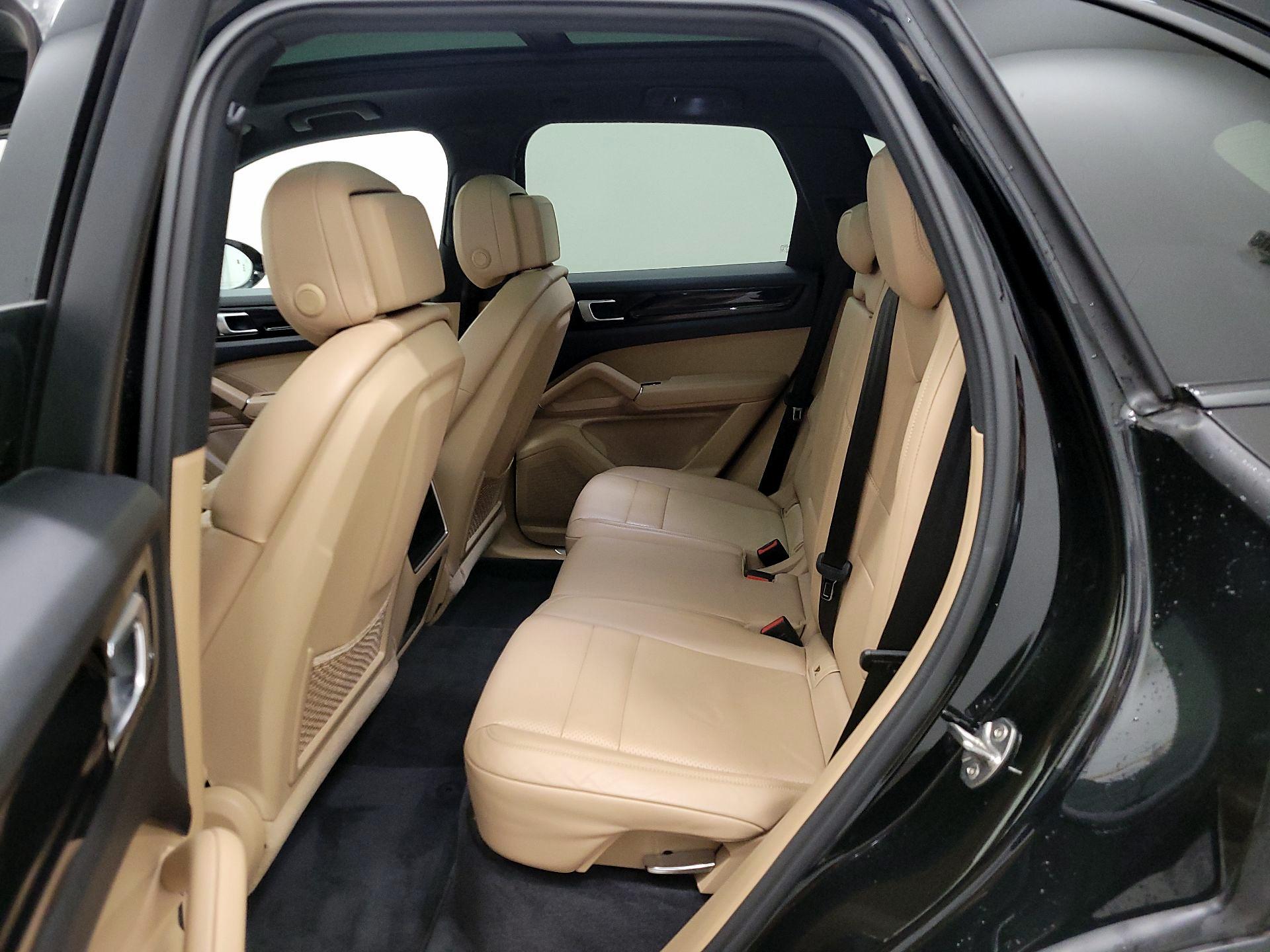 Thumbnail: 2019 Porsche Cayenne - 20