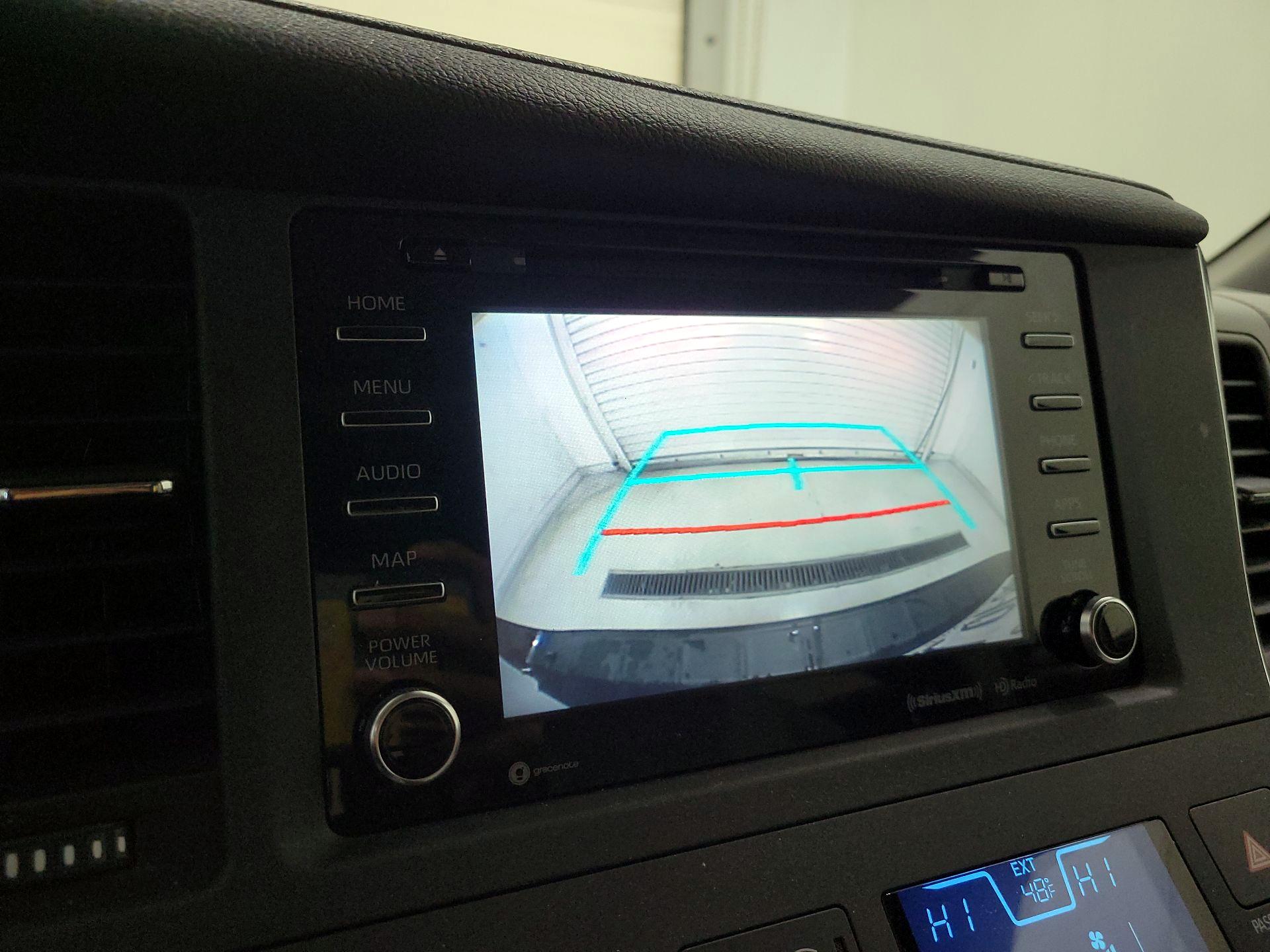 Thumbnail: 2019 Toyota Sienna - 15