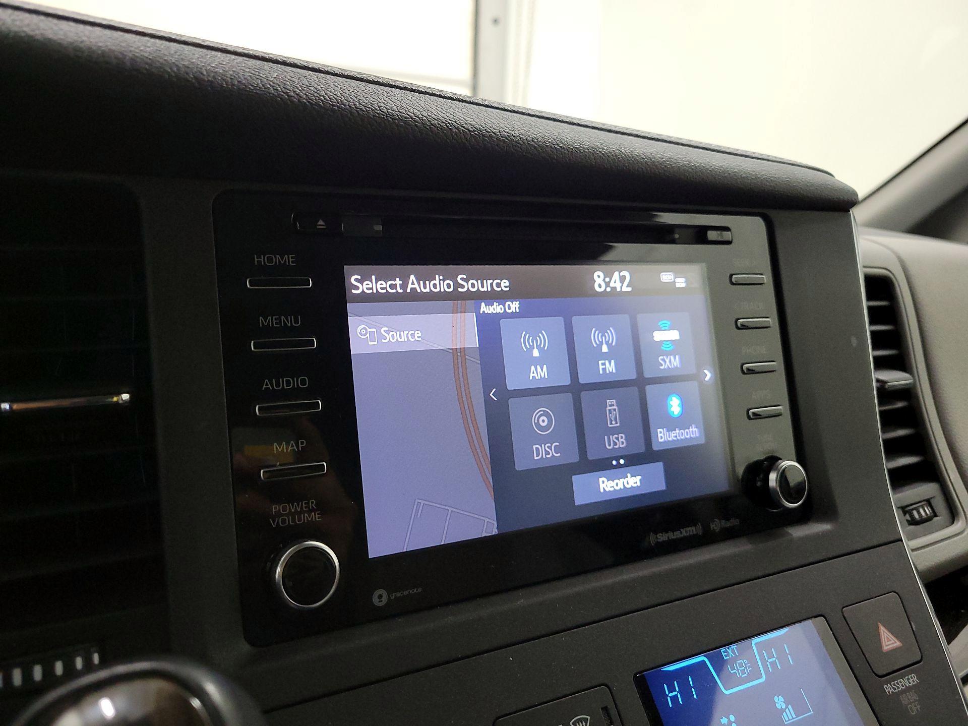 Thumbnail: 2019 Toyota Sienna - 16