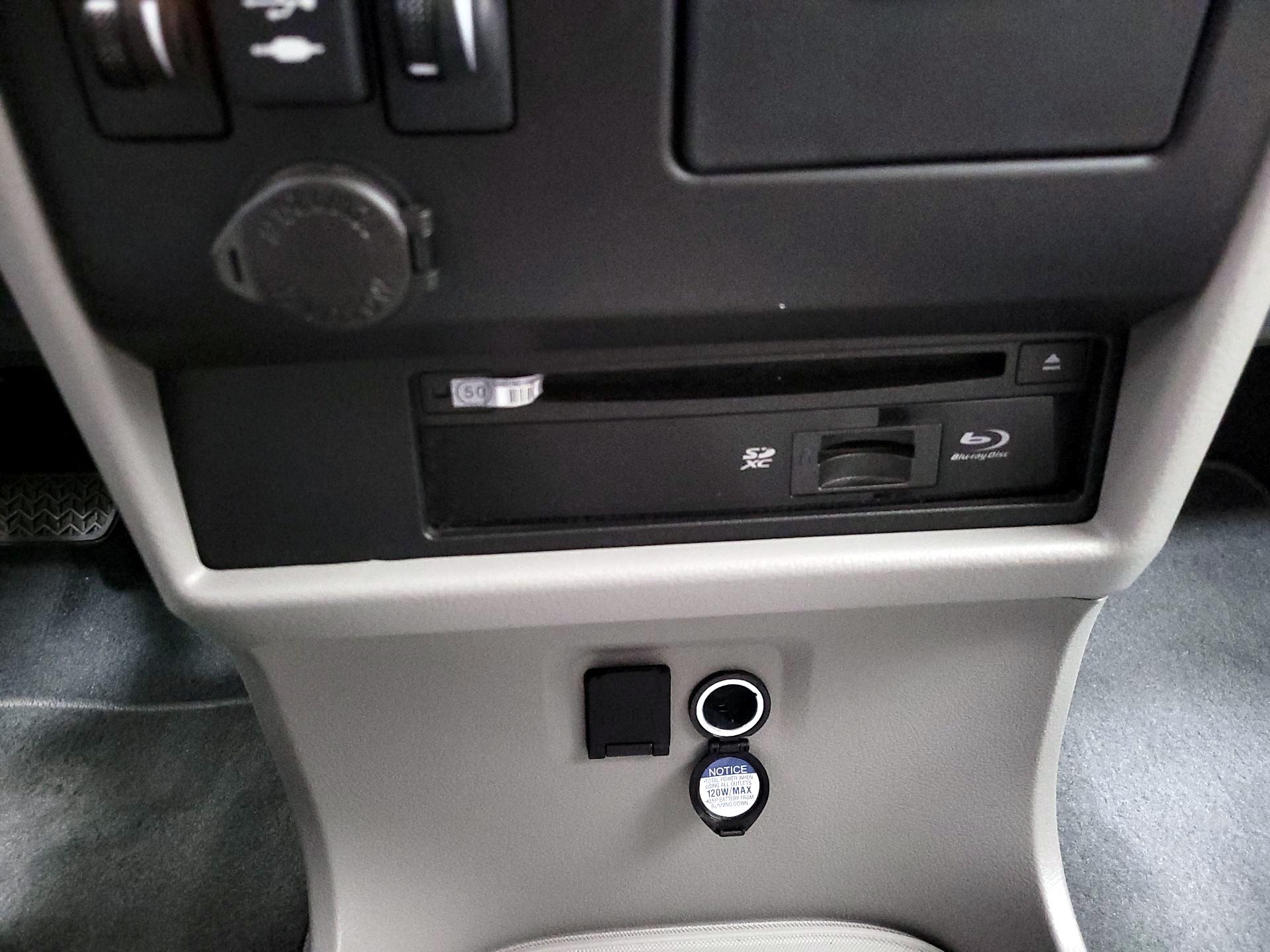 Thumbnail: 2019 Toyota Sienna - 19