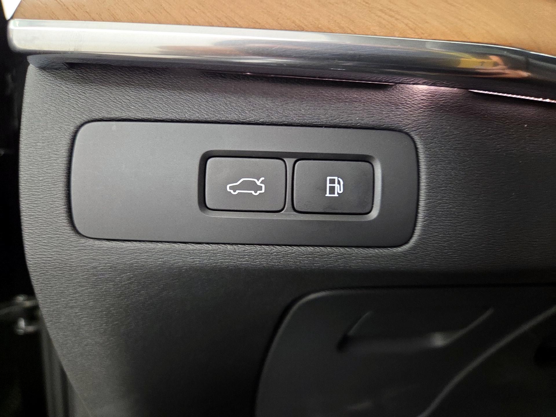 Thumbnail: 2023 Volvo XC90 - 13