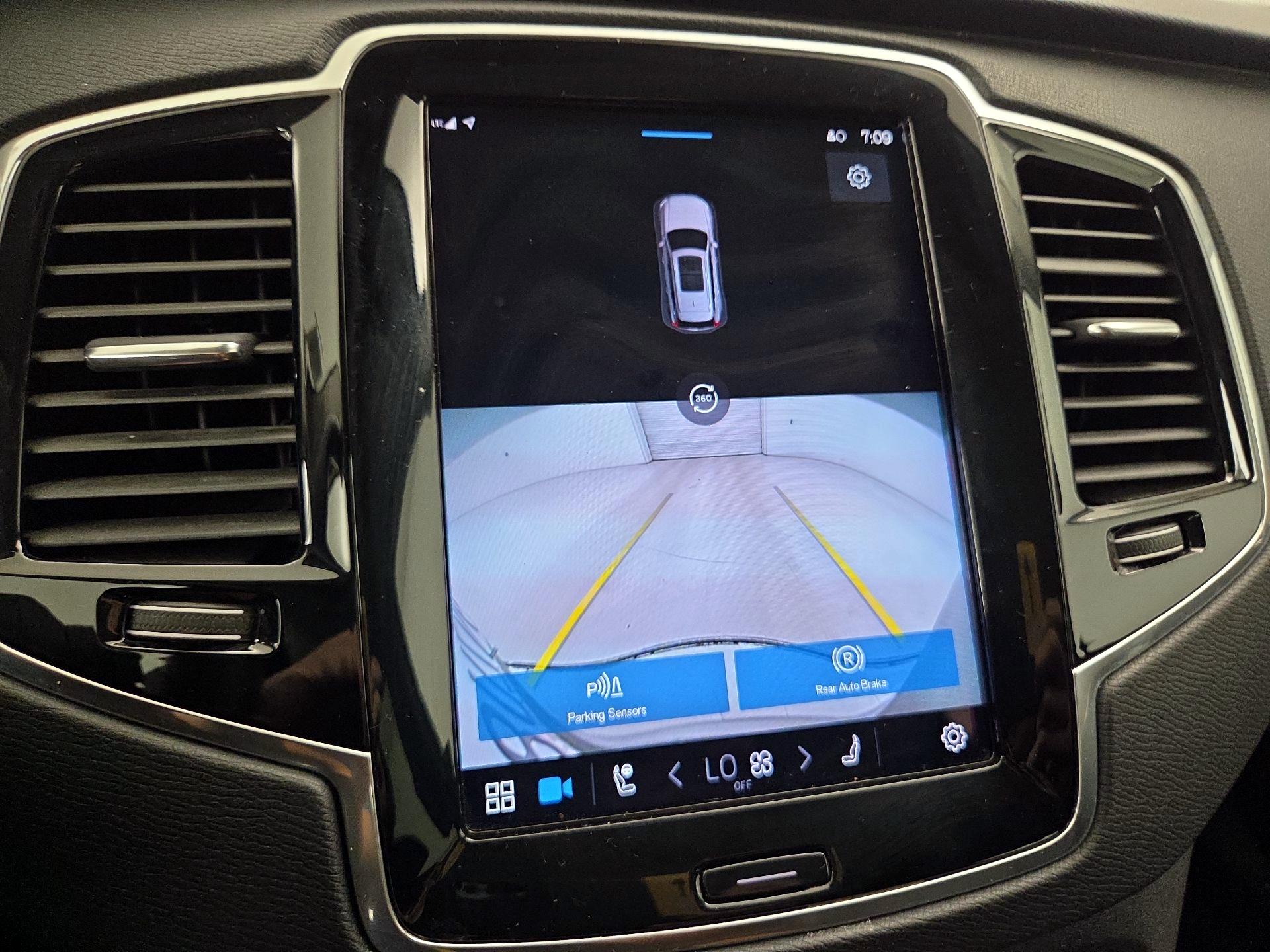 Thumbnail: 2023 Volvo XC90 - 15