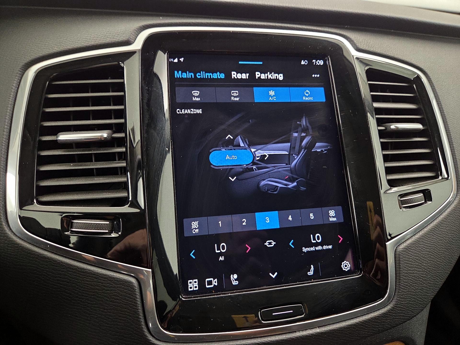 Thumbnail: 2023 Volvo XC90 - 17