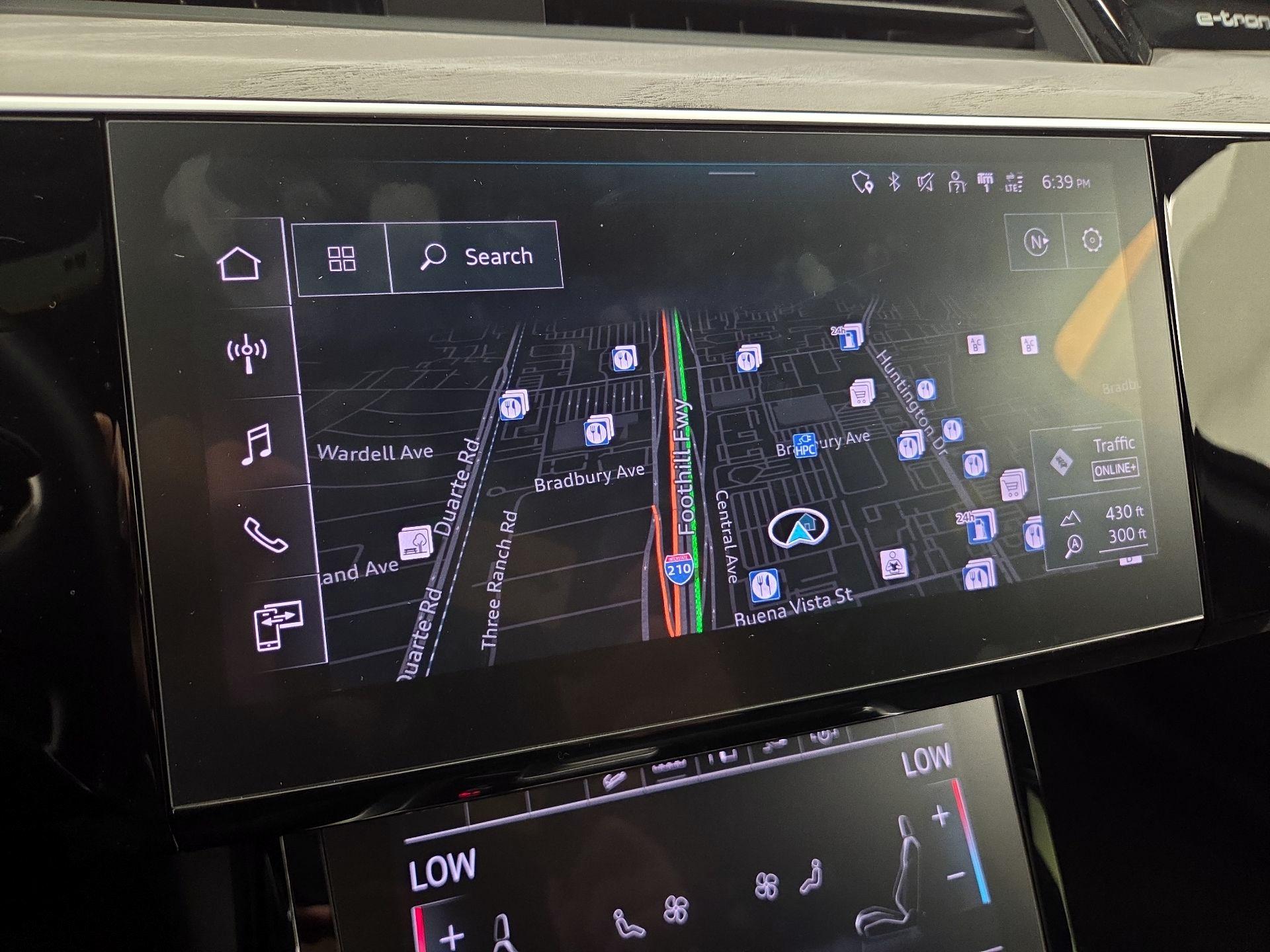 Thumbnail: 2023 Audi e-tron S - 14