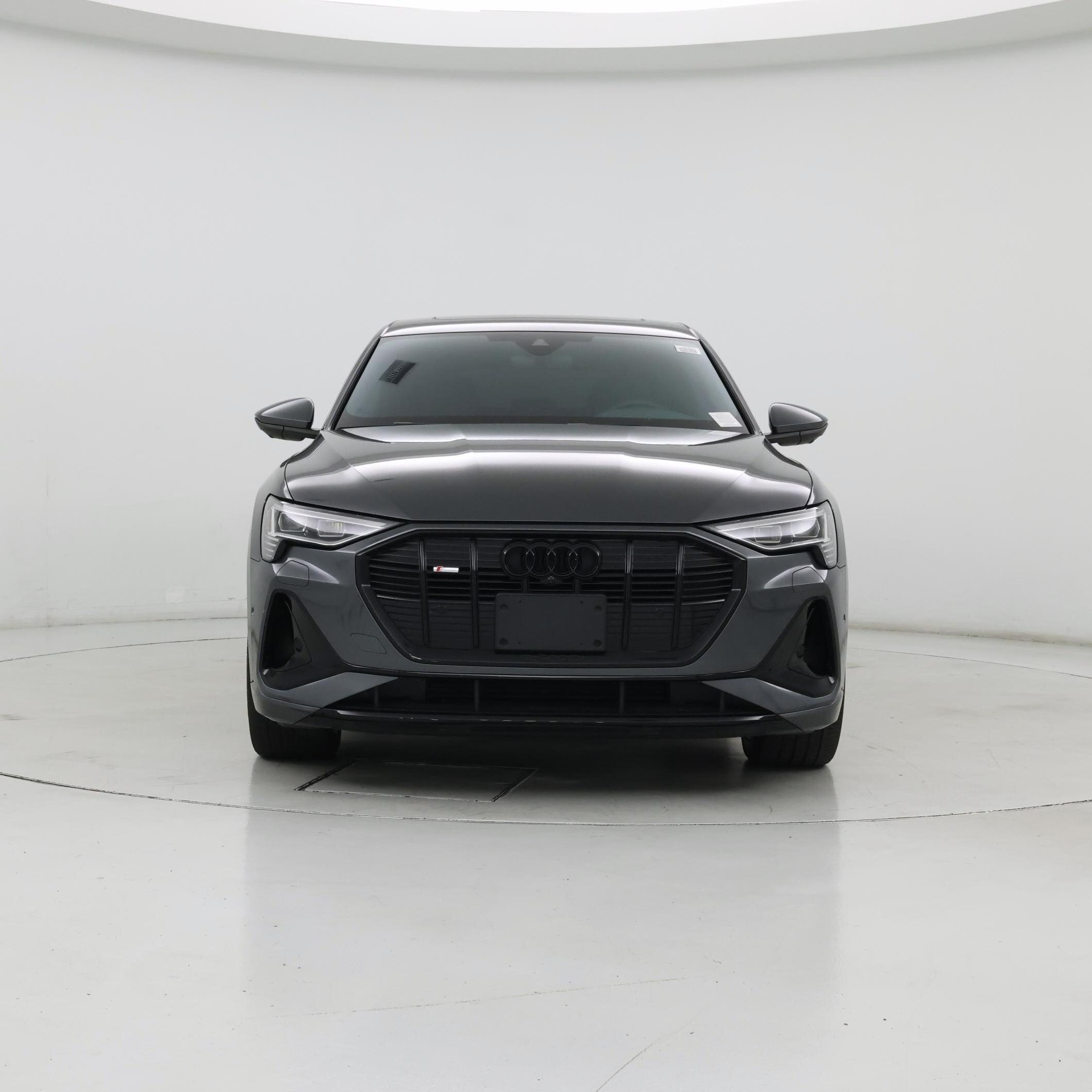 Thumbnail: 2023 Audi e-tron S - 5