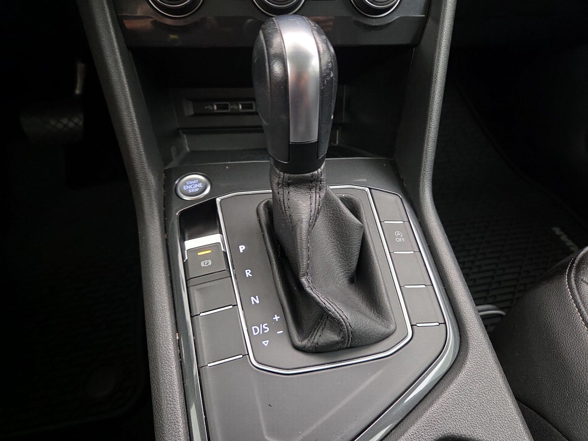 Thumbnail: 2020 Volkswagen Tiguan - 17