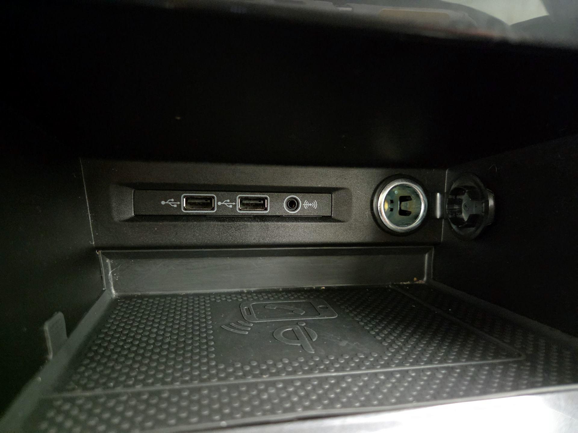 Thumbnail: 2020 Volkswagen Tiguan - 18