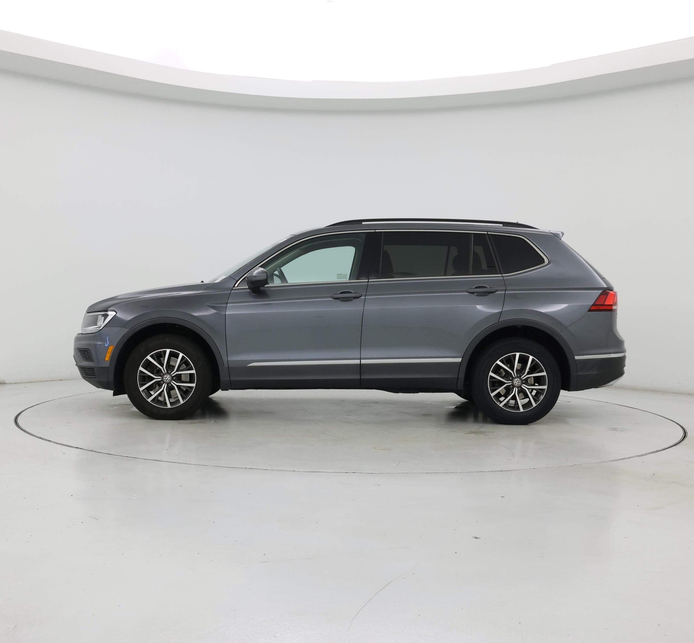 Thumbnail: 2020 Volkswagen Tiguan - 3