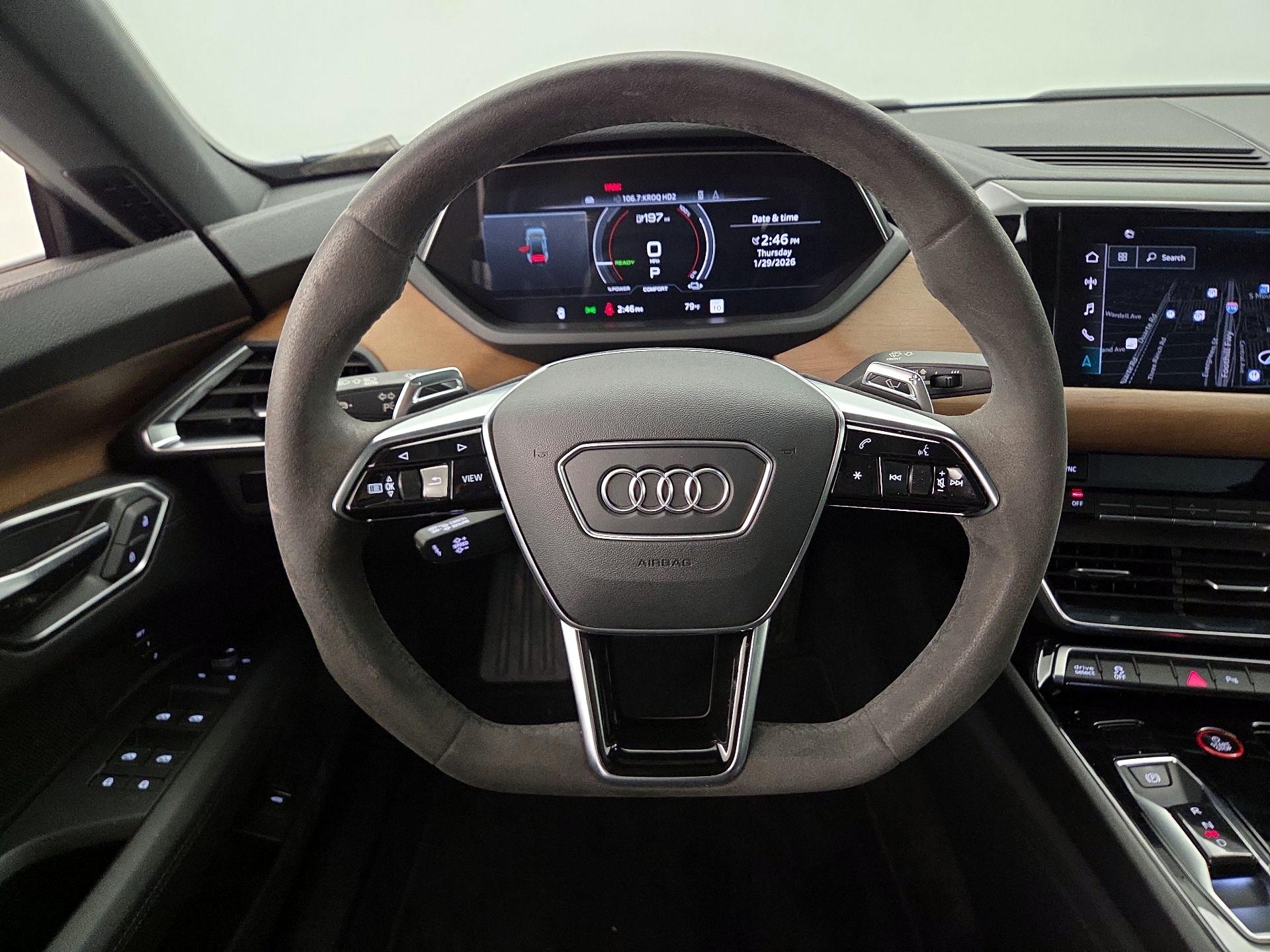 Thumbnail: 2022 Audi e-tron GT - 10