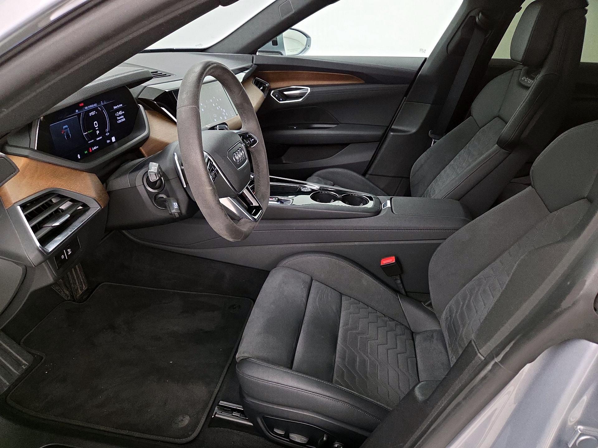 Thumbnail: 2022 Audi e-tron GT - 11