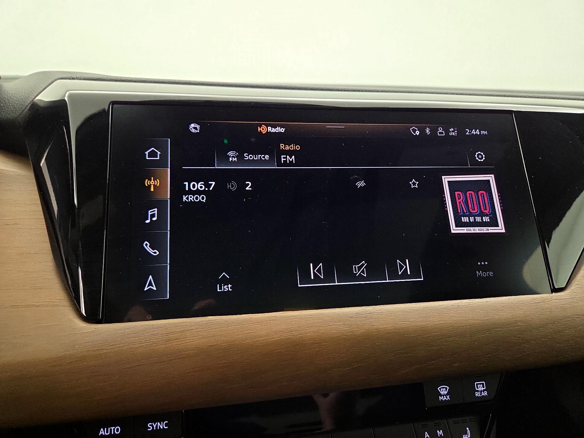 Thumbnail: 2022 Audi e-tron GT - 16