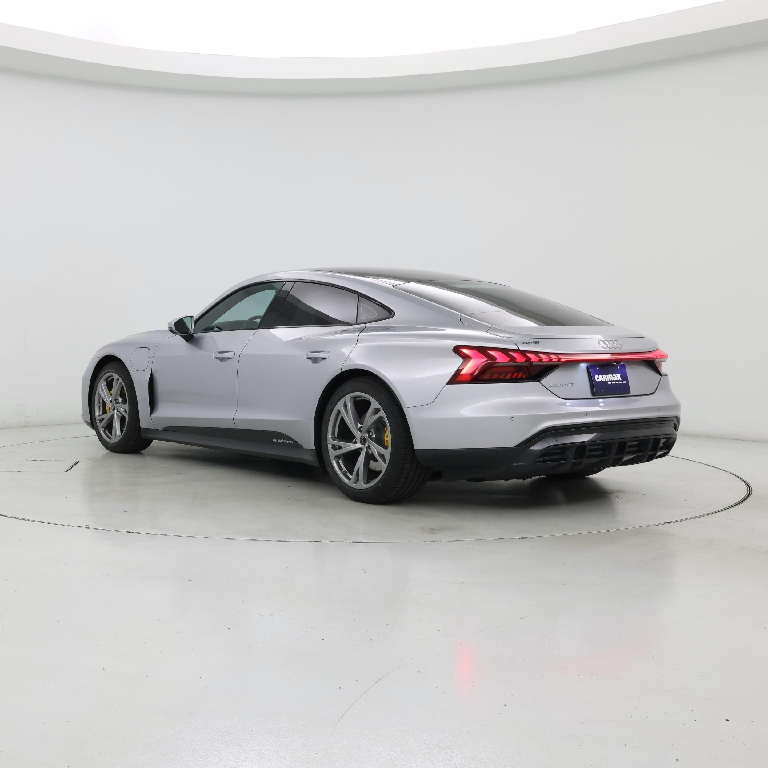 Thumbnail: 2022 Audi e-tron GT - 2