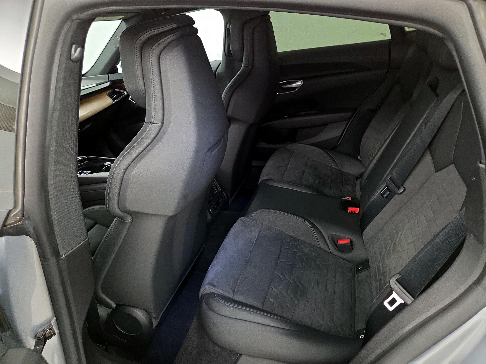 Thumbnail: 2022 Audi e-tron GT - 20