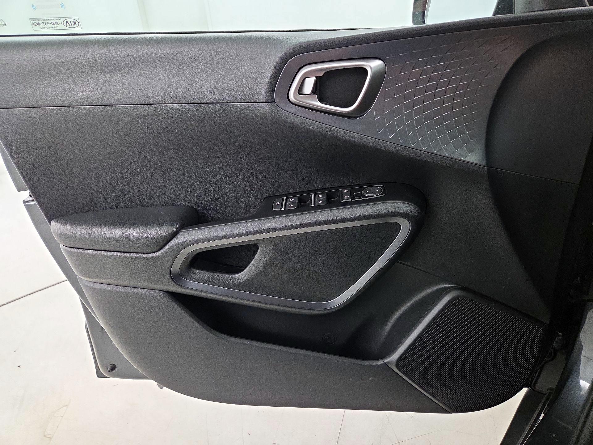 Thumbnail: 2020 Kia Soul - 12