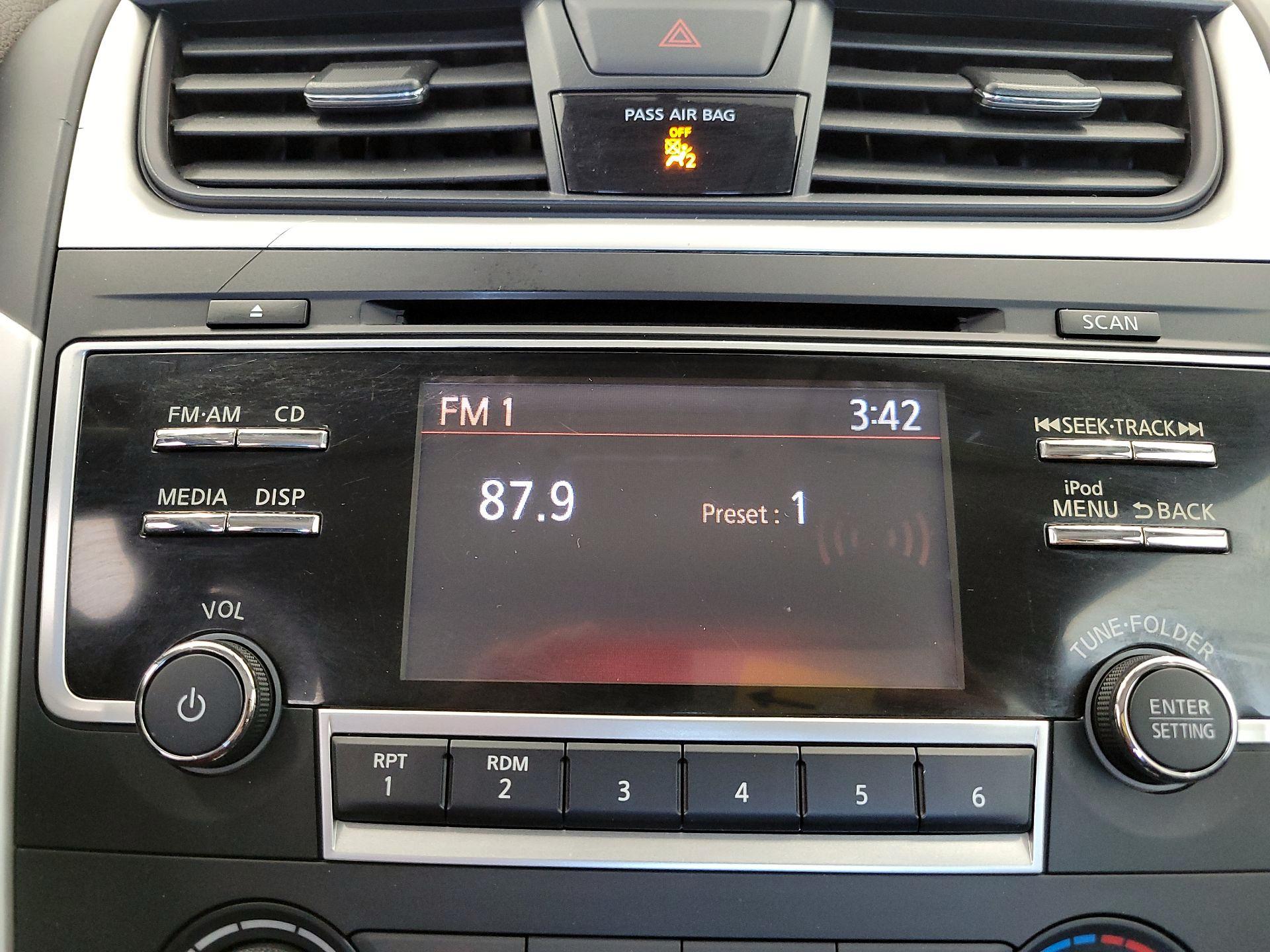 Thumbnail: 2017 Nissan Altima - 15