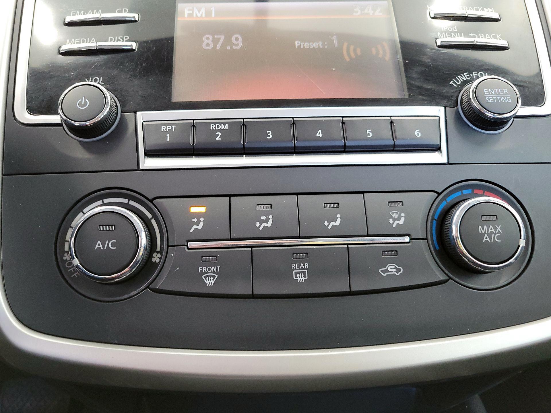 Thumbnail: 2017 Nissan Altima - 16