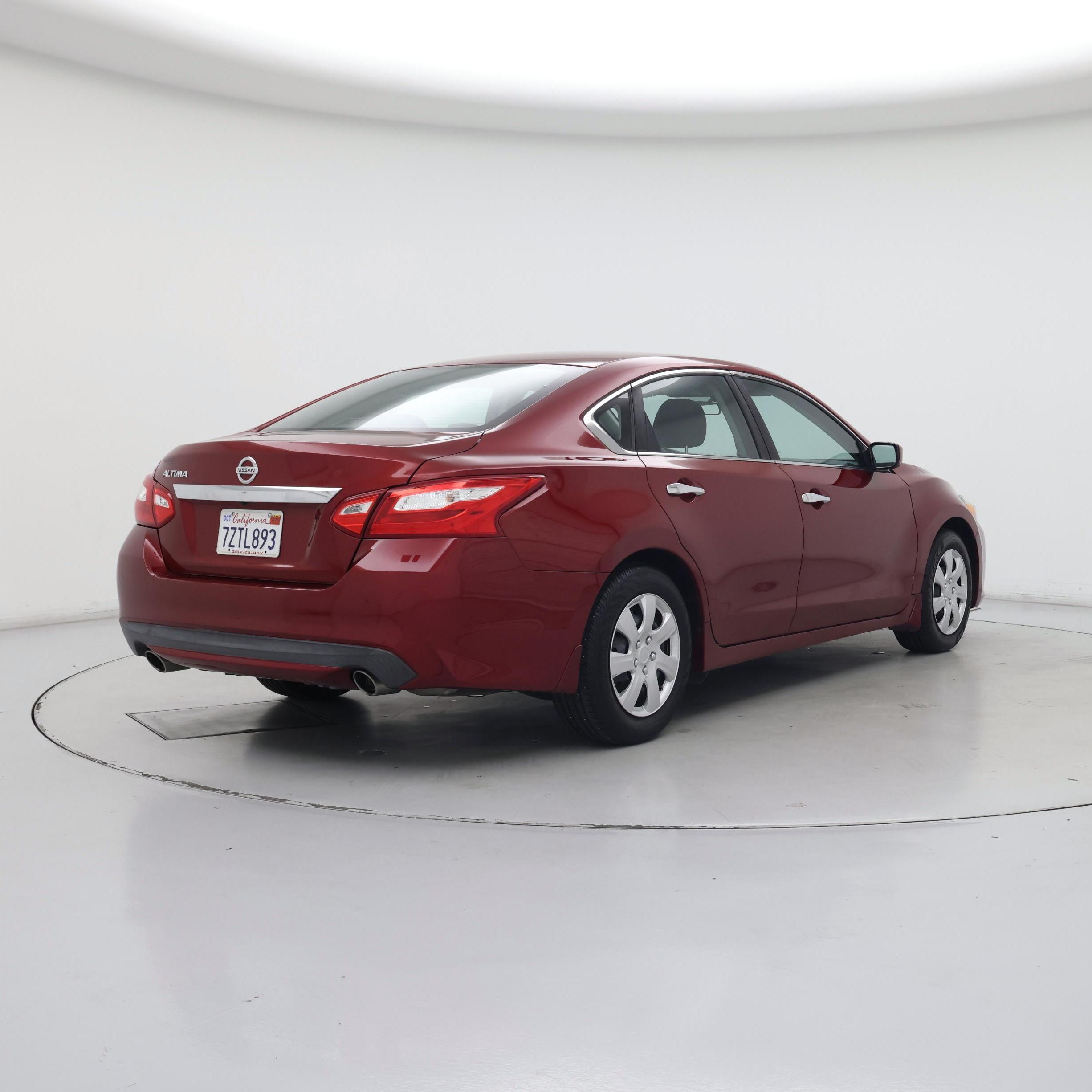 Thumbnail: 2017 Nissan Altima - 8