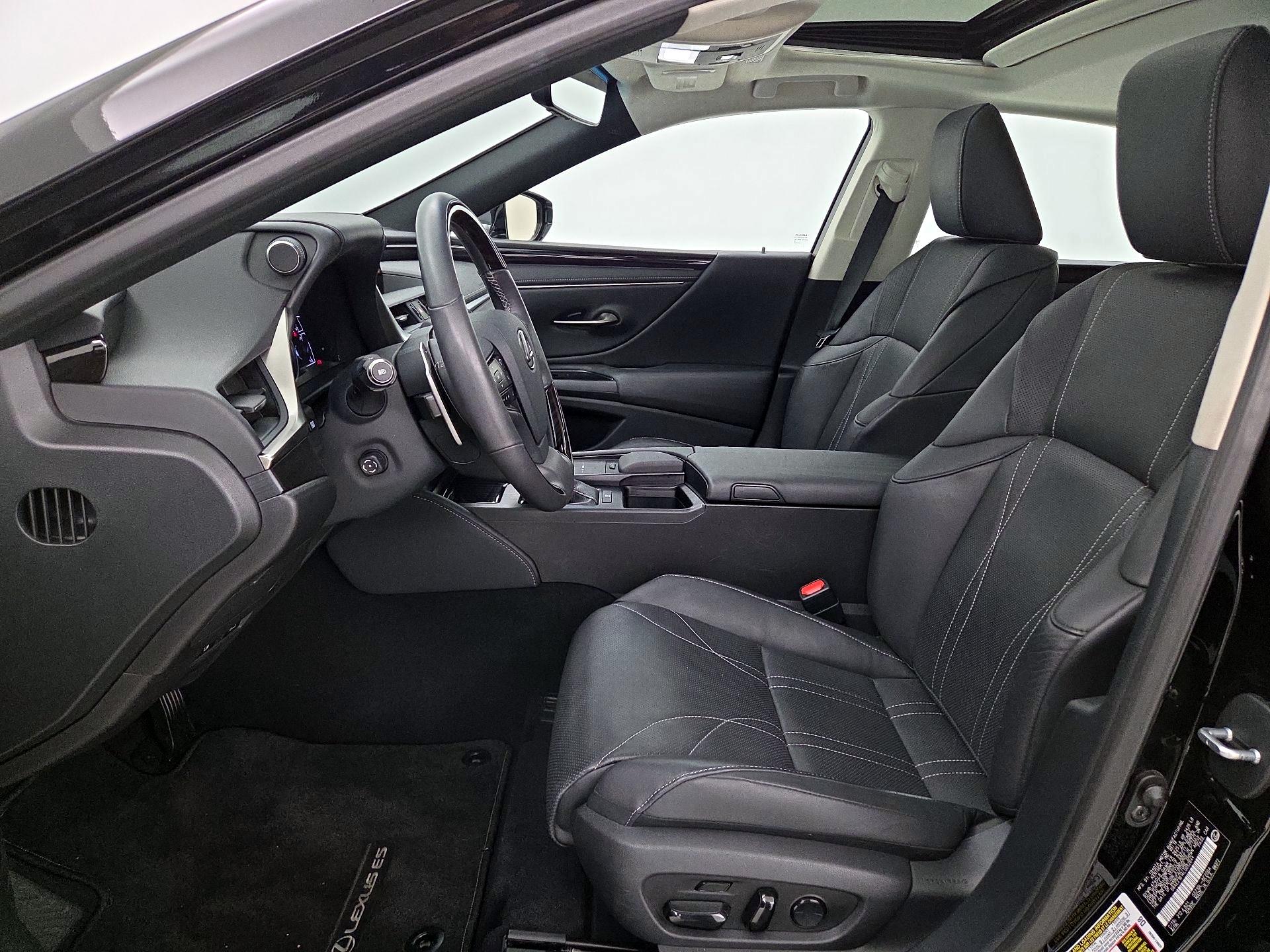 Thumbnail: 2020 Lexus ES - 11