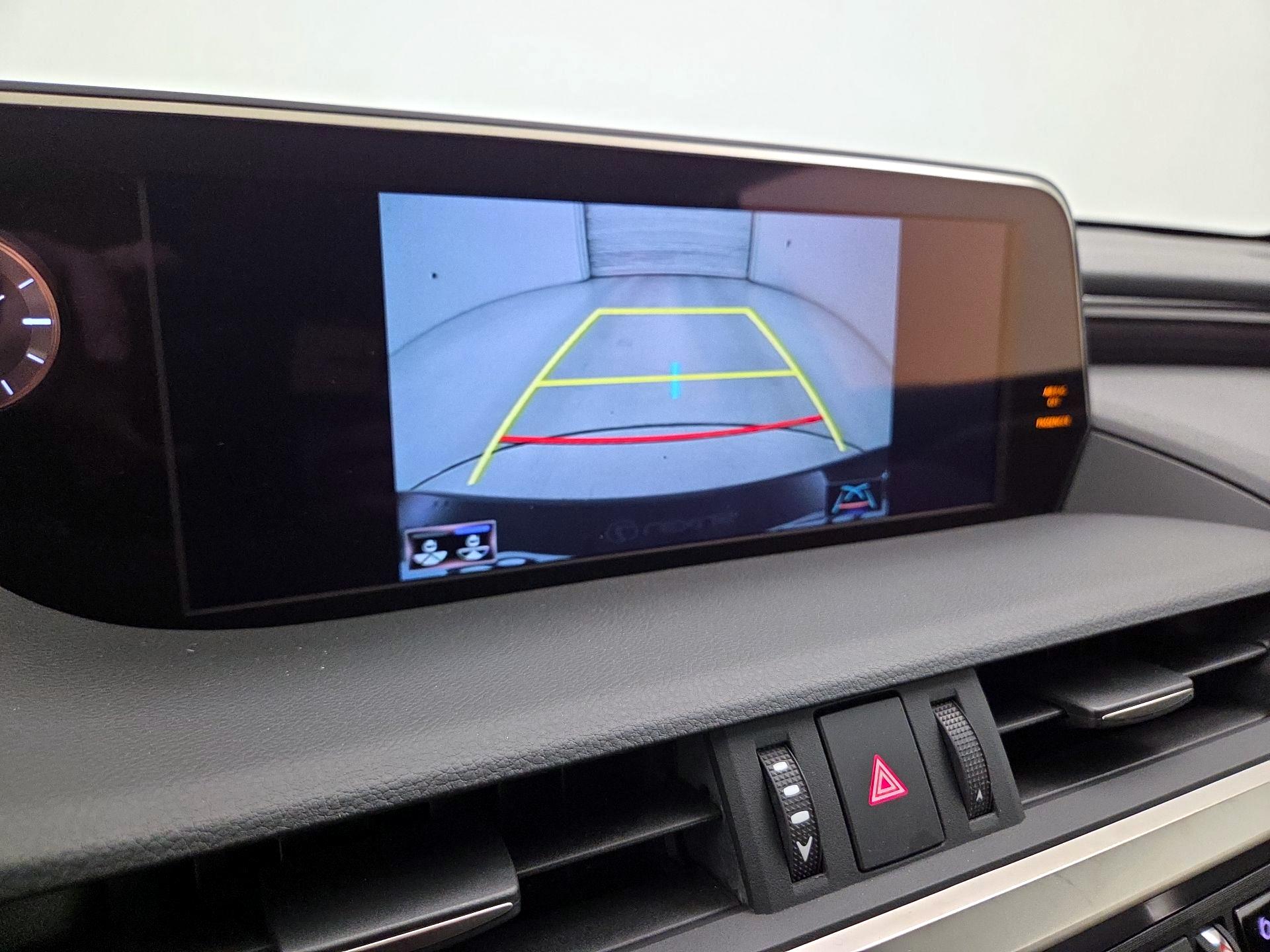 Thumbnail: 2020 Lexus ES - 15