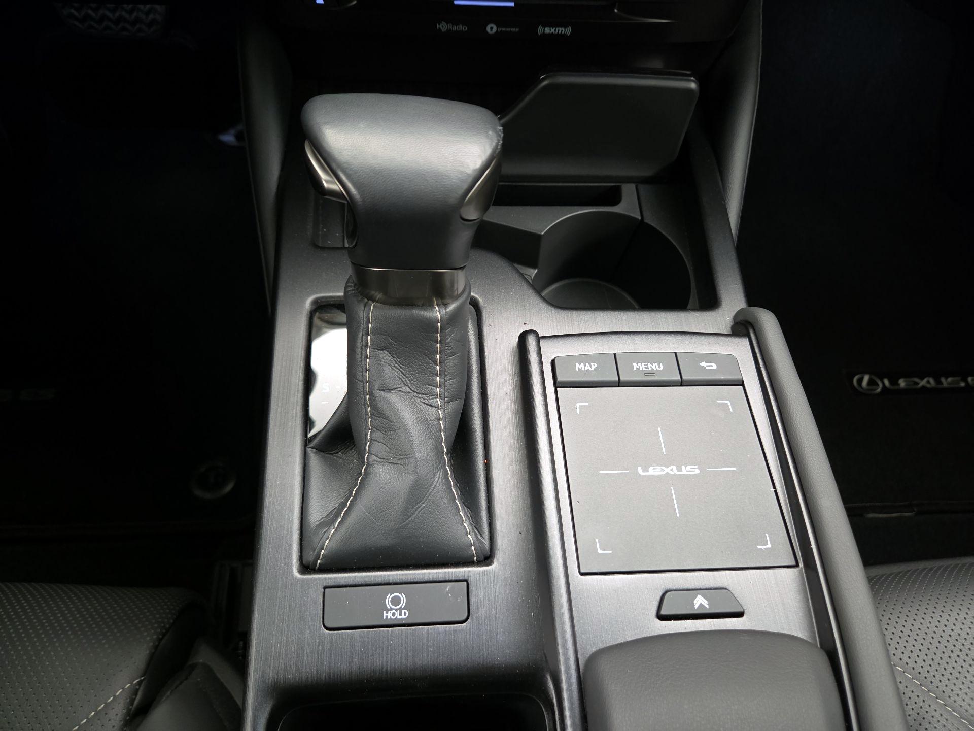 Thumbnail: 2020 Lexus ES - 18