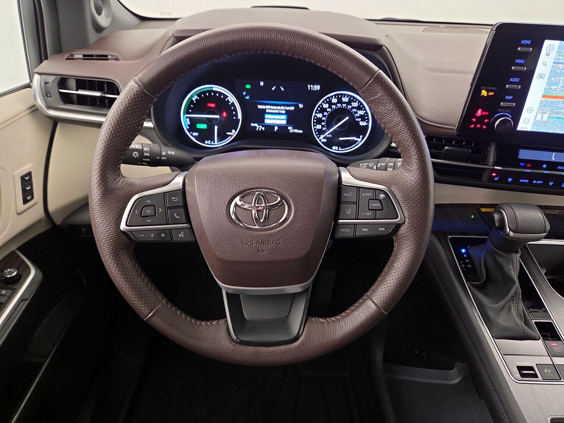 Thumbnail: 2024 Toyota Sienna - 10