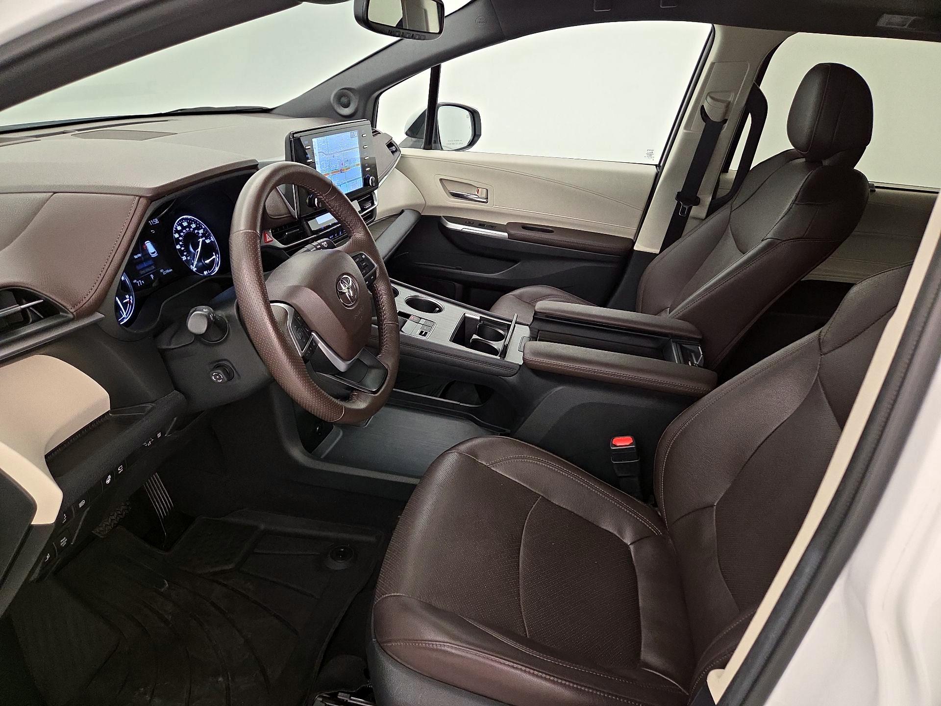 Thumbnail: 2024 Toyota Sienna - 11