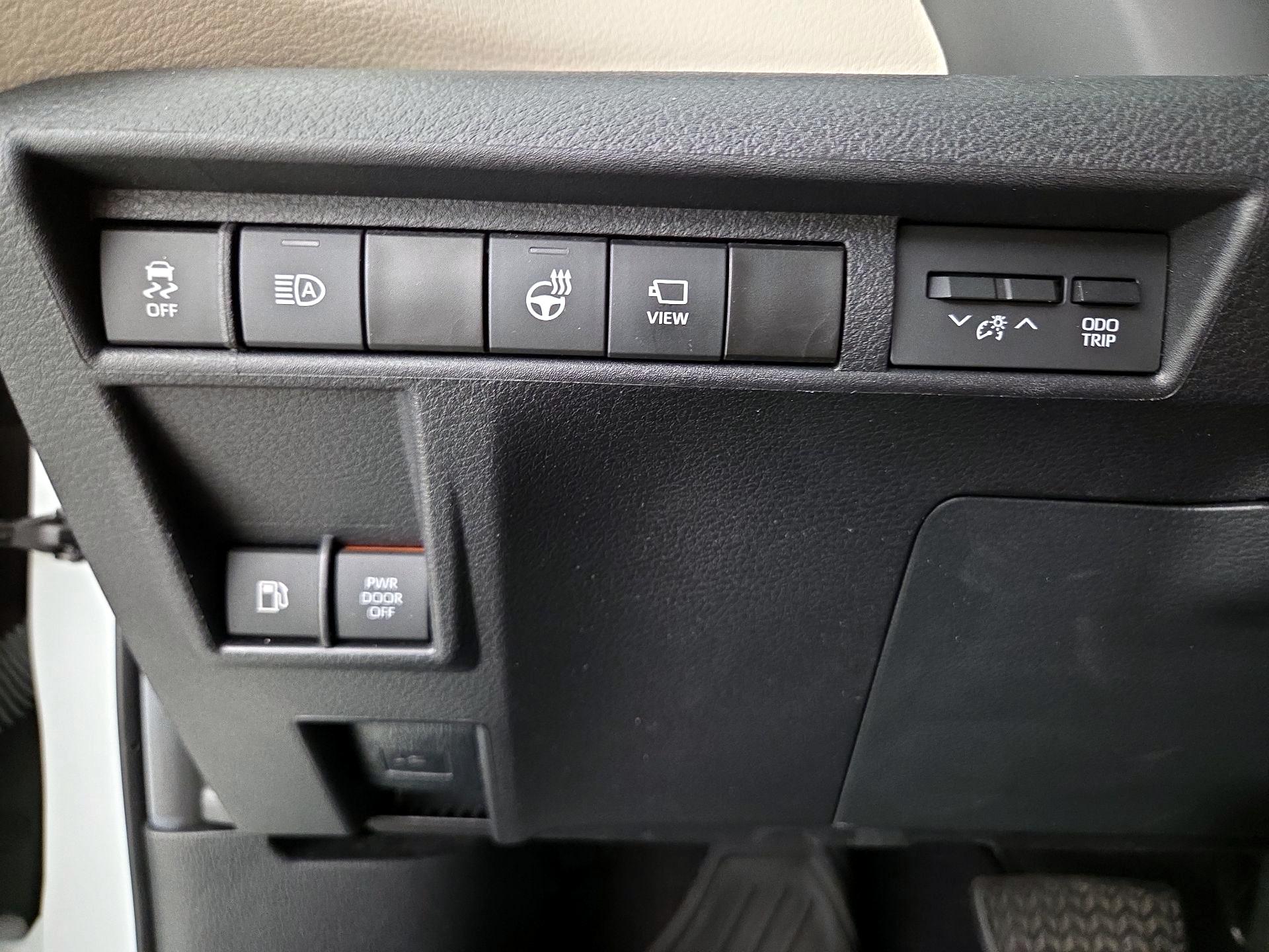 Thumbnail: 2024 Toyota Sienna - 13