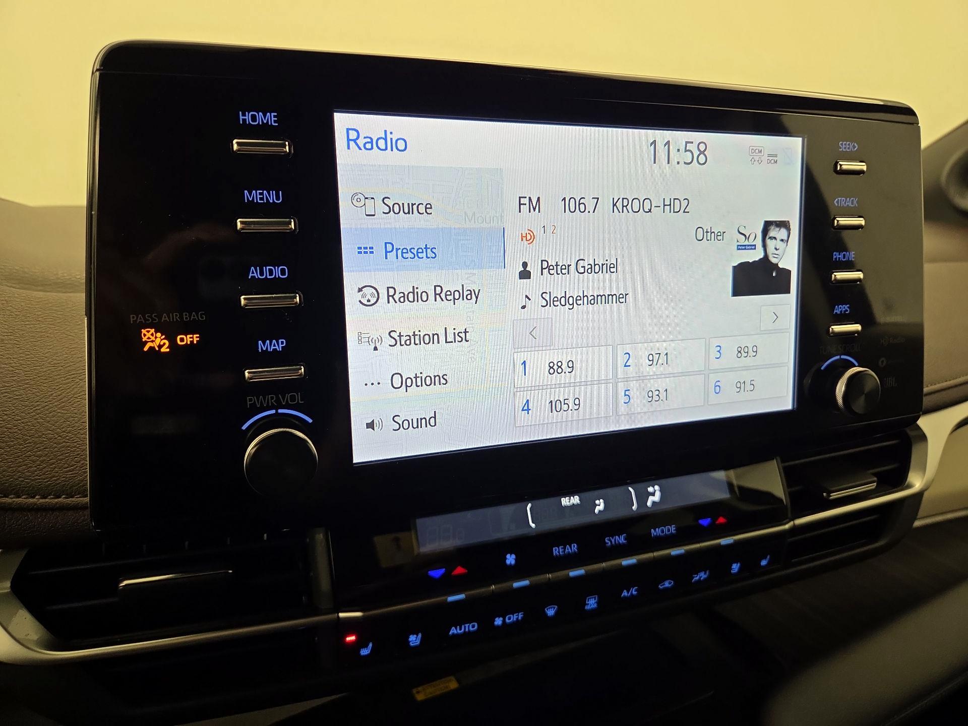 Thumbnail: 2024 Toyota Sienna - 16