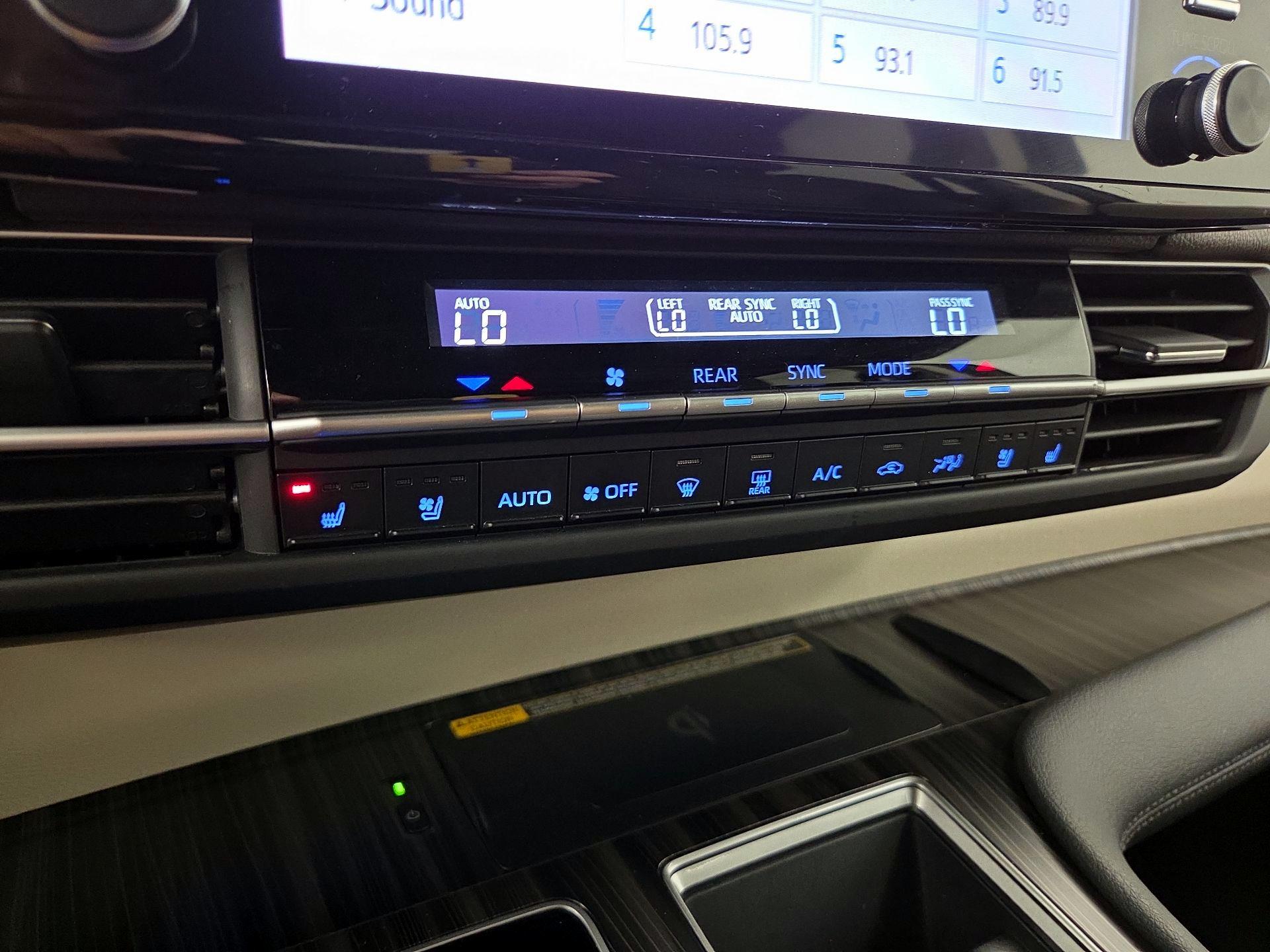 Thumbnail: 2024 Toyota Sienna - 17