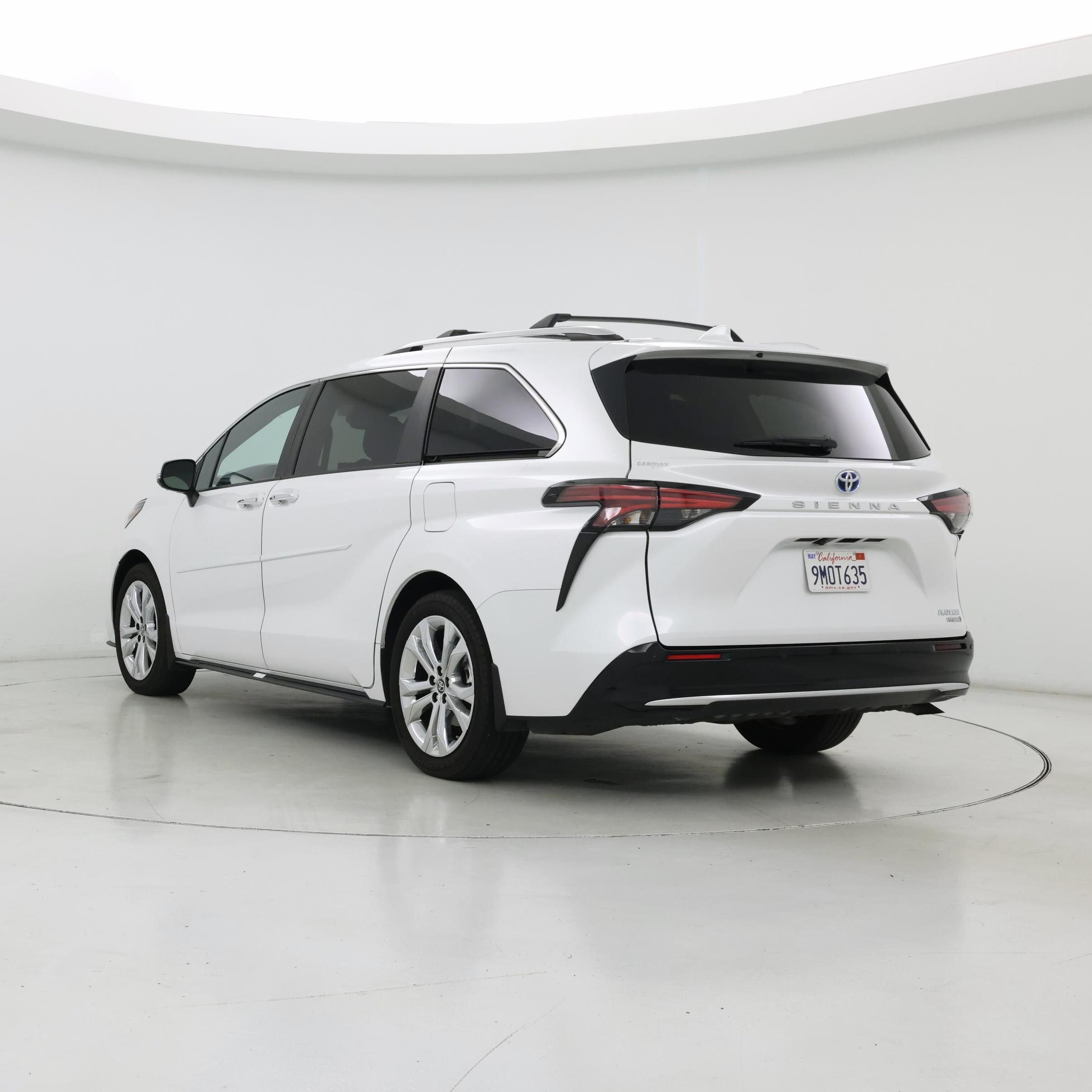 Thumbnail: 2024 Toyota Sienna - 2