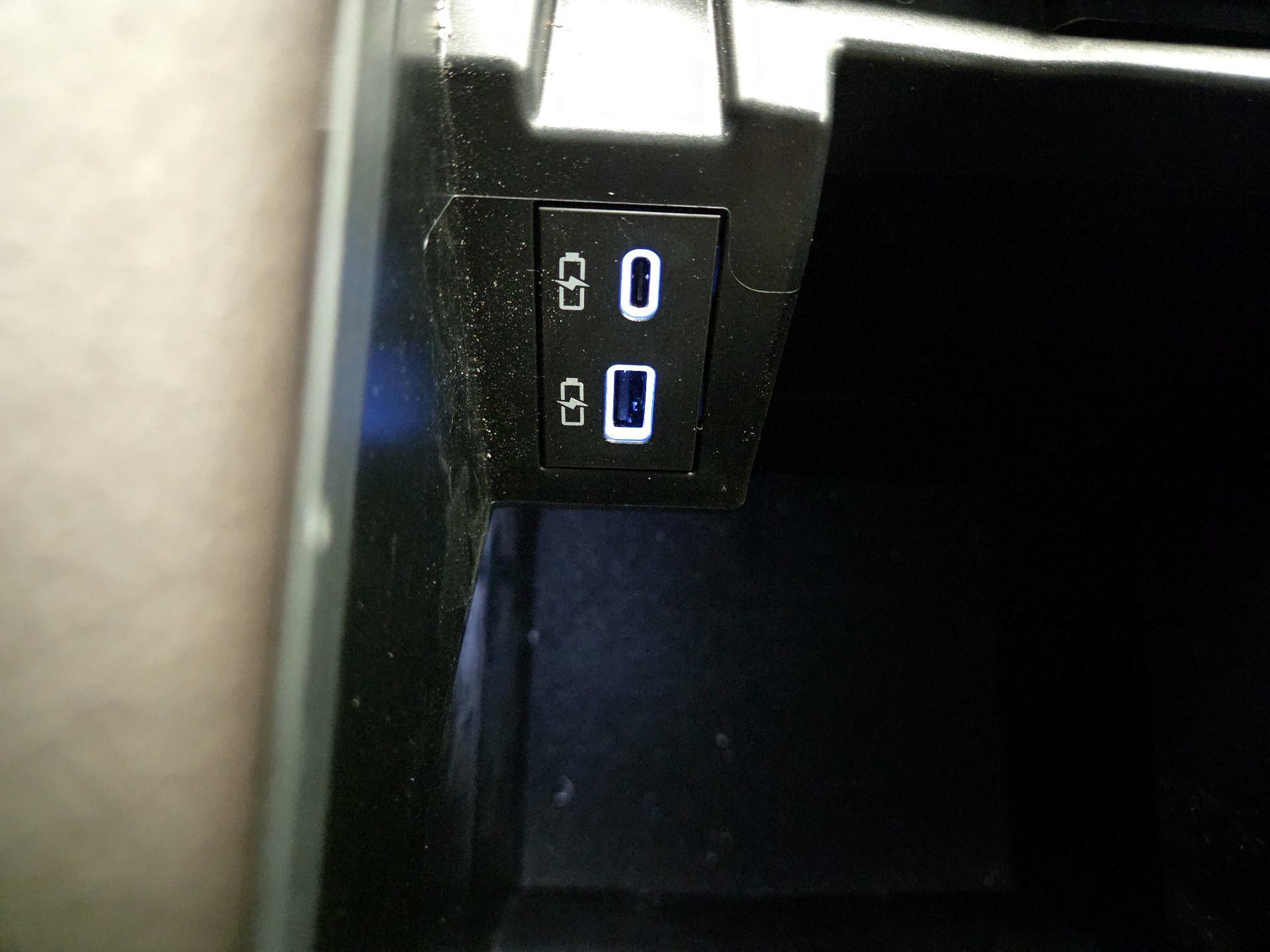 Thumbnail: 2024 Toyota Sienna - 19