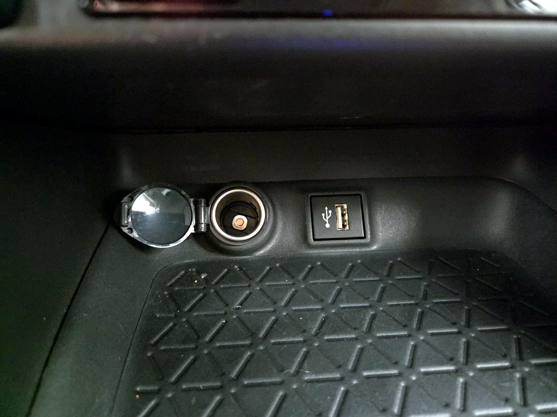 Thumbnail: 2025 Toyota RAV4 - 18