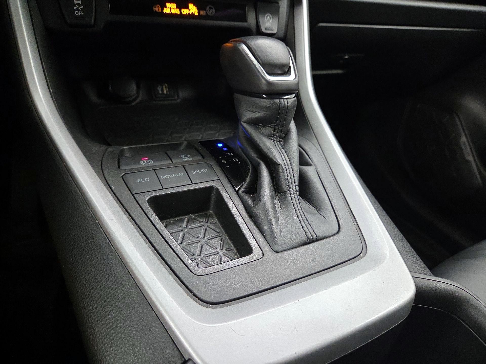 Thumbnail: 2023 Toyota RAV4 - 17