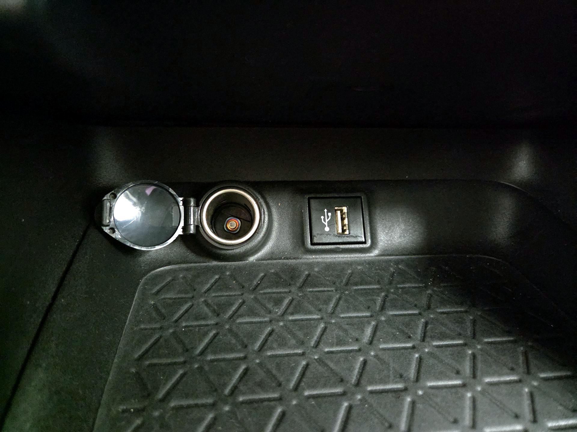 Thumbnail: 2023 Toyota RAV4 - 18