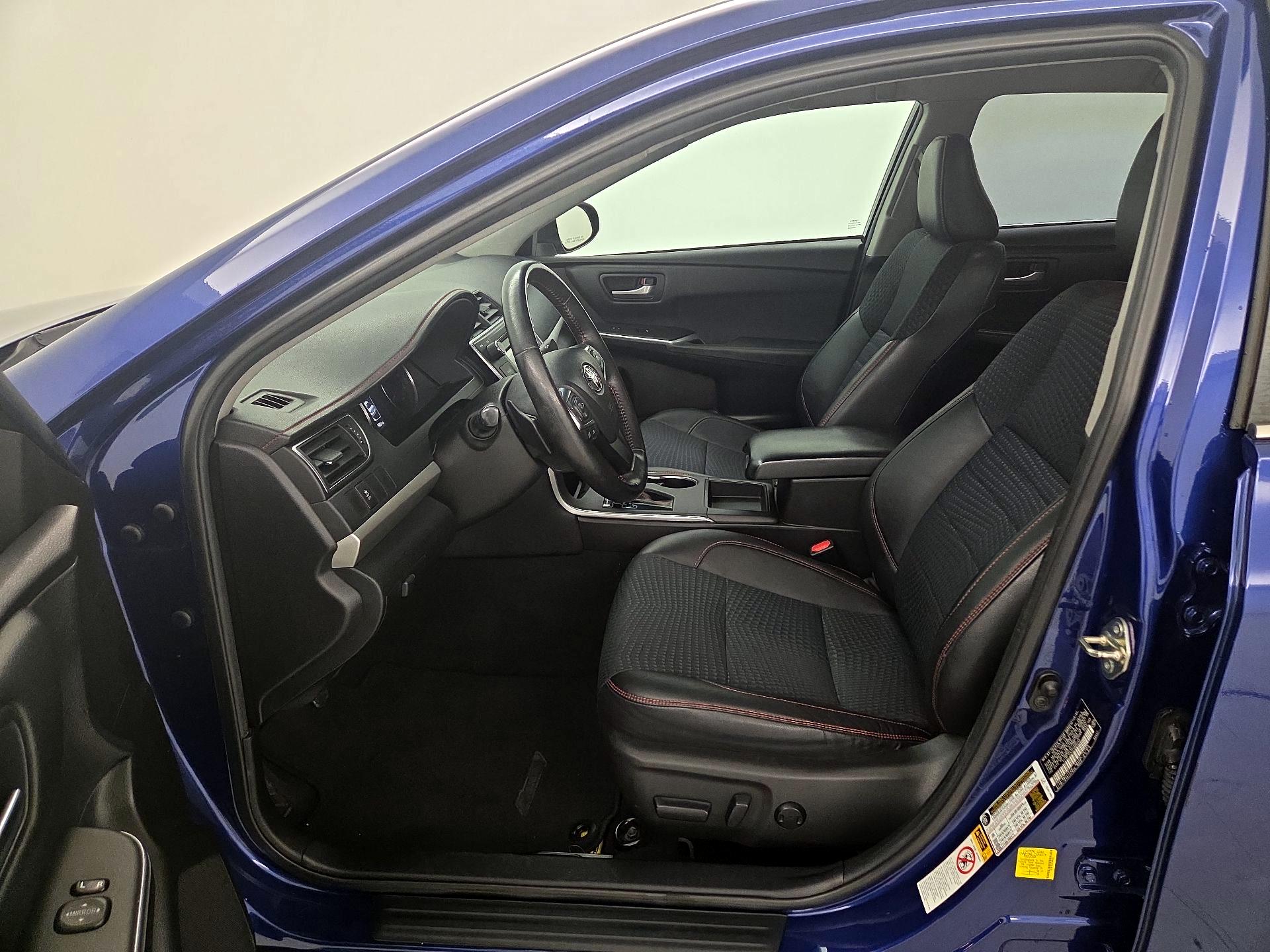 Thumbnail: 2015 Toyota Camry - 11