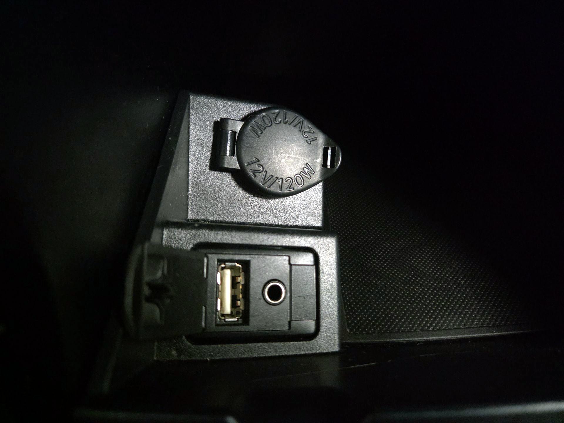 Thumbnail: 2015 Toyota Camry - 18