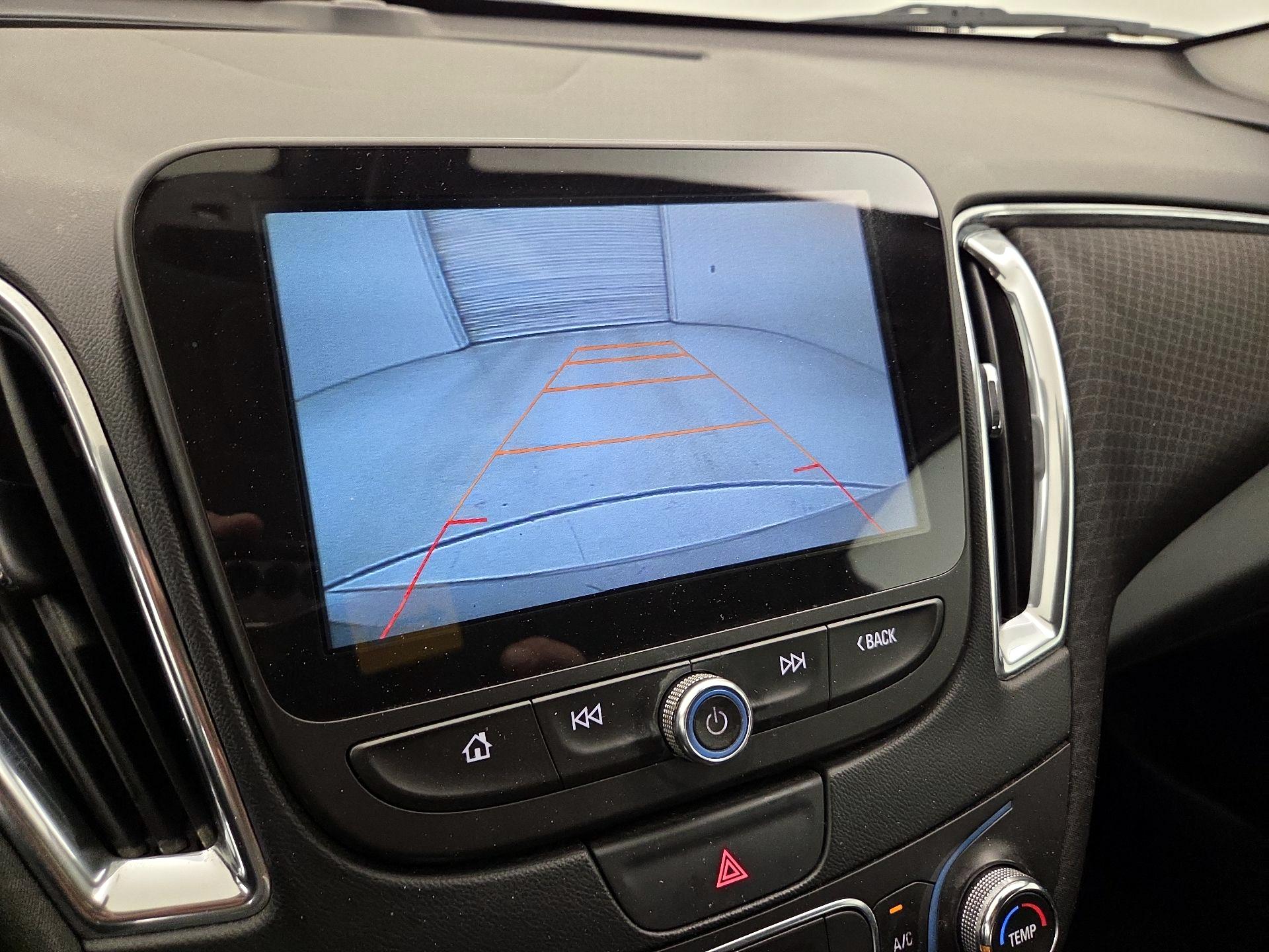 Thumbnail: 2017 Chevrolet Malibu - 14