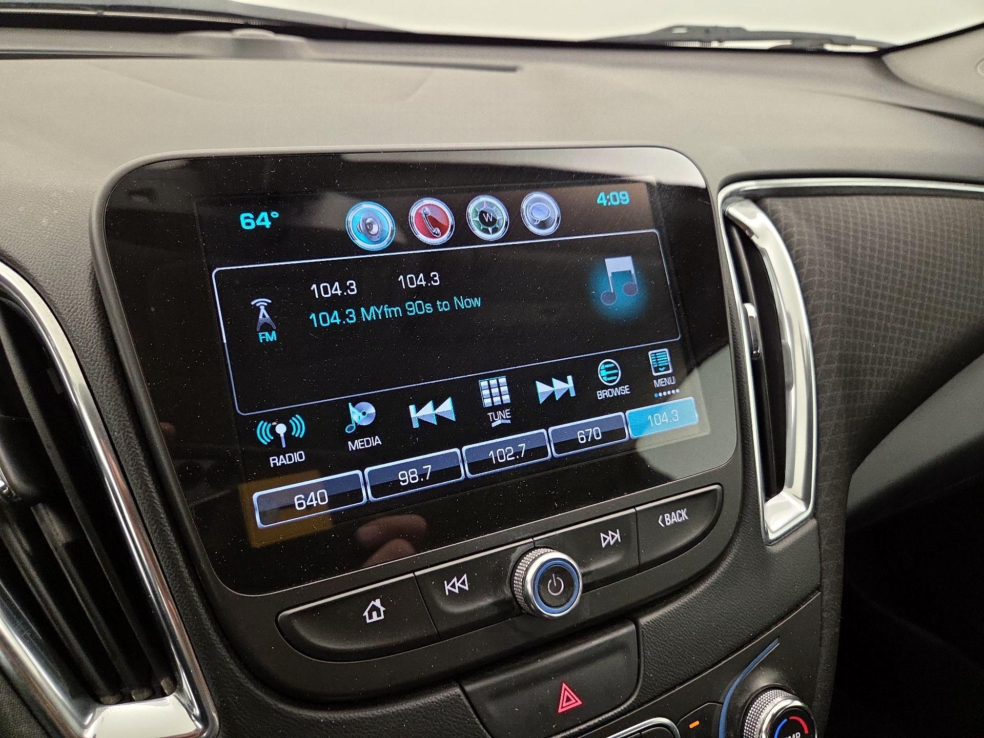 Thumbnail: 2017 Chevrolet Malibu - 15